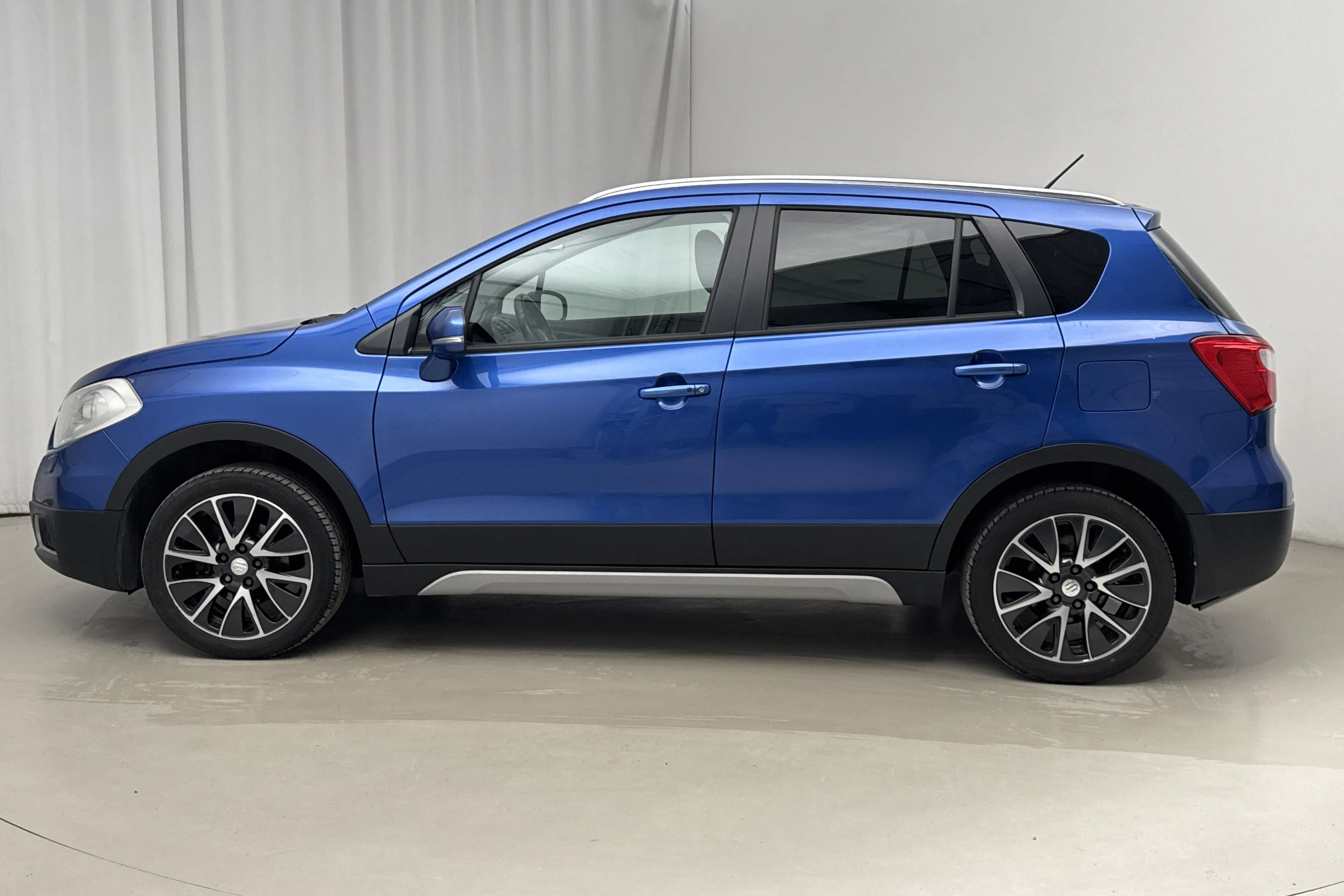 Presentation photo 2 of 21: Suzuki S-Cross 1.6 4x4 (120hk) - 203 580 km - Manual - blue - 2013