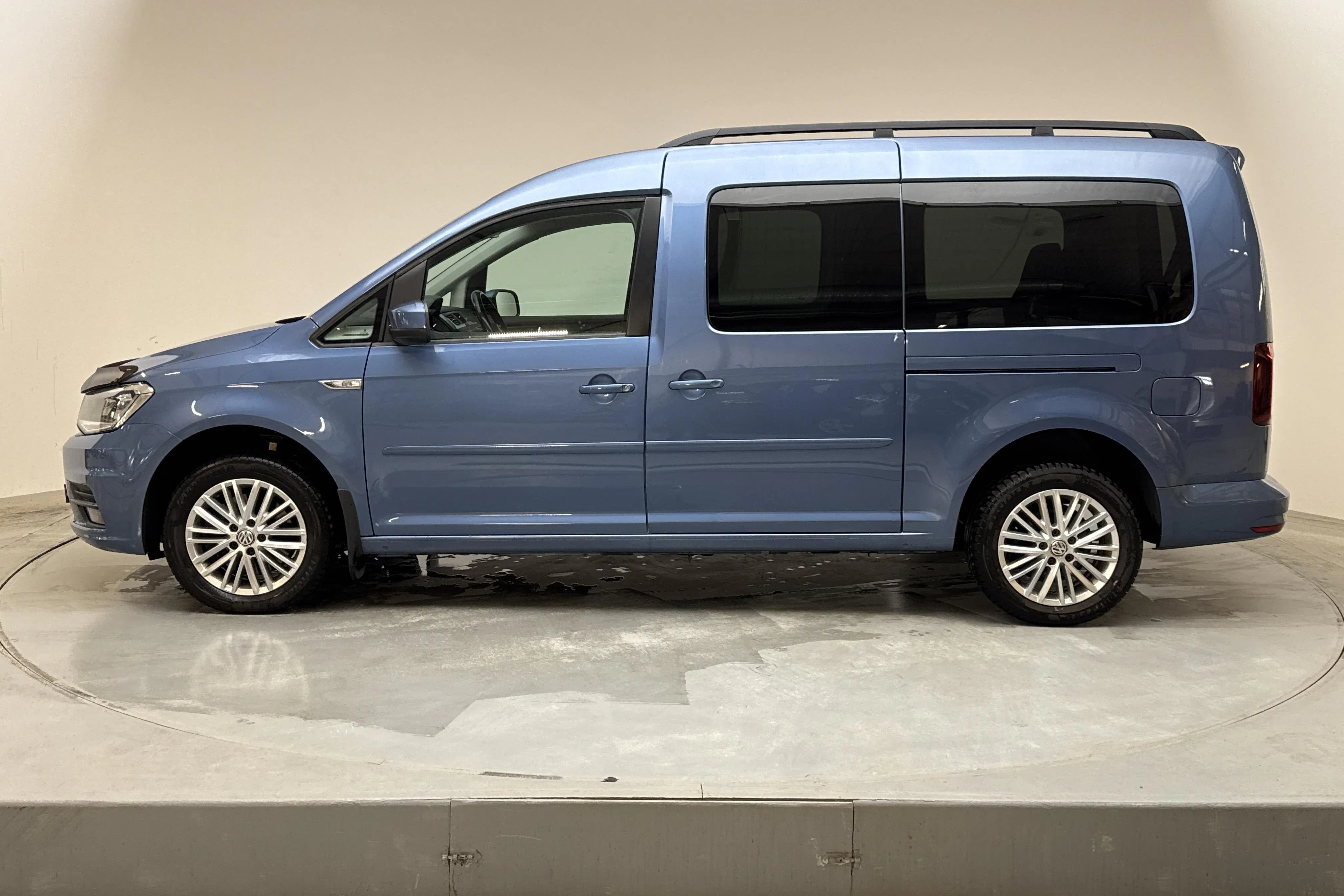Presentation photo 2 of 18: VW Caddy Maxi Life 1.4 TSI (125hk) - 69 020 km - Automatic - Light Blue - 2017
