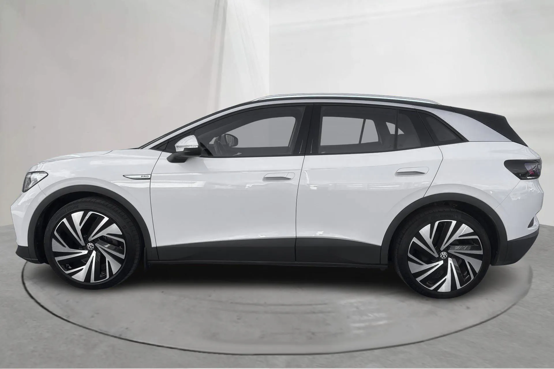 Presentationsfoto 2 av 16: VW ID.4 77kWh (204hk) - 5 429 mil - Automat - vit - 2021