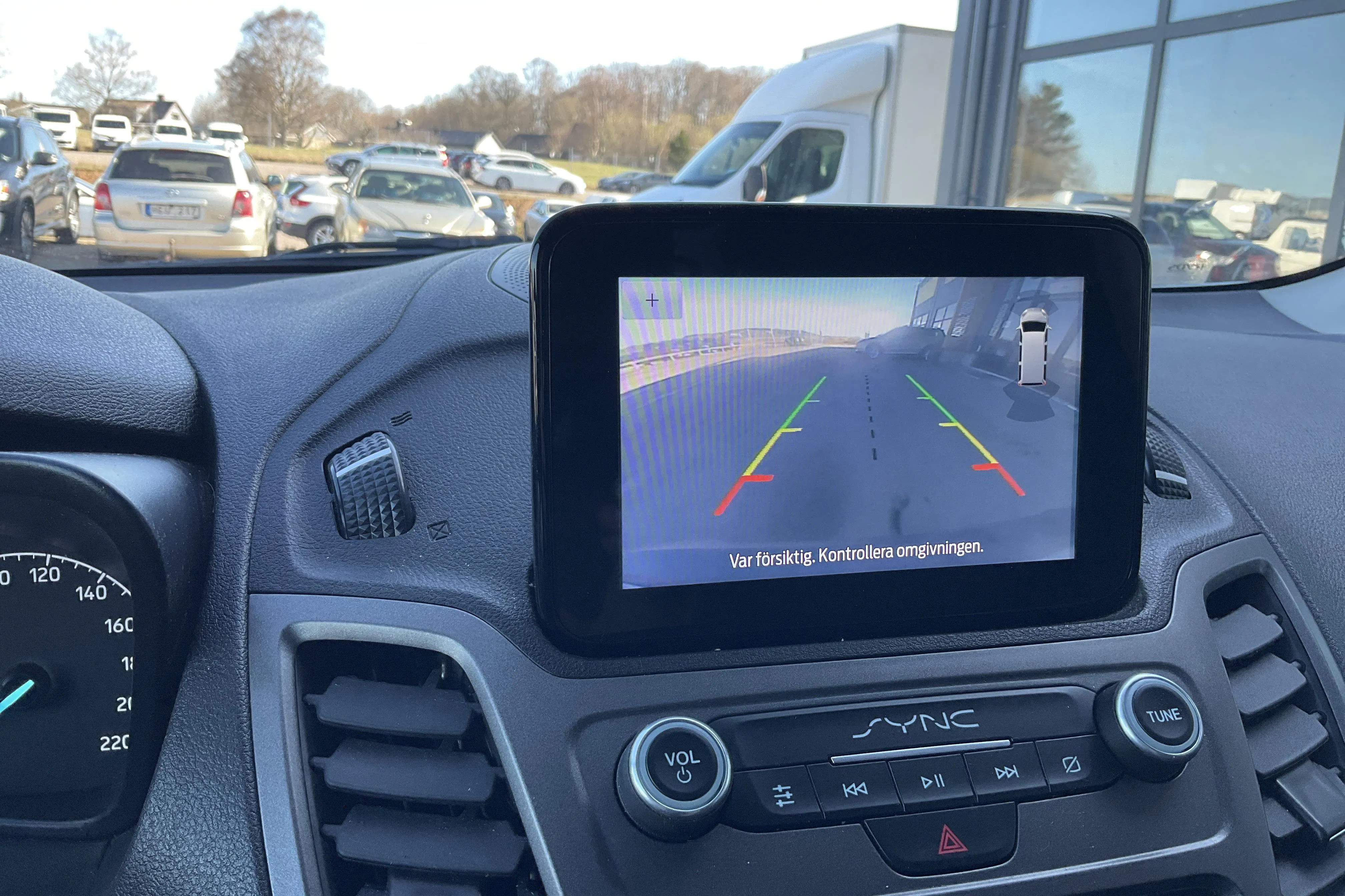 Presentationsfoto 16 av 16: Ford Transit Connect 1.5 EcoBlue (100hk) - 8 422 mil - Automat - vit - 2022