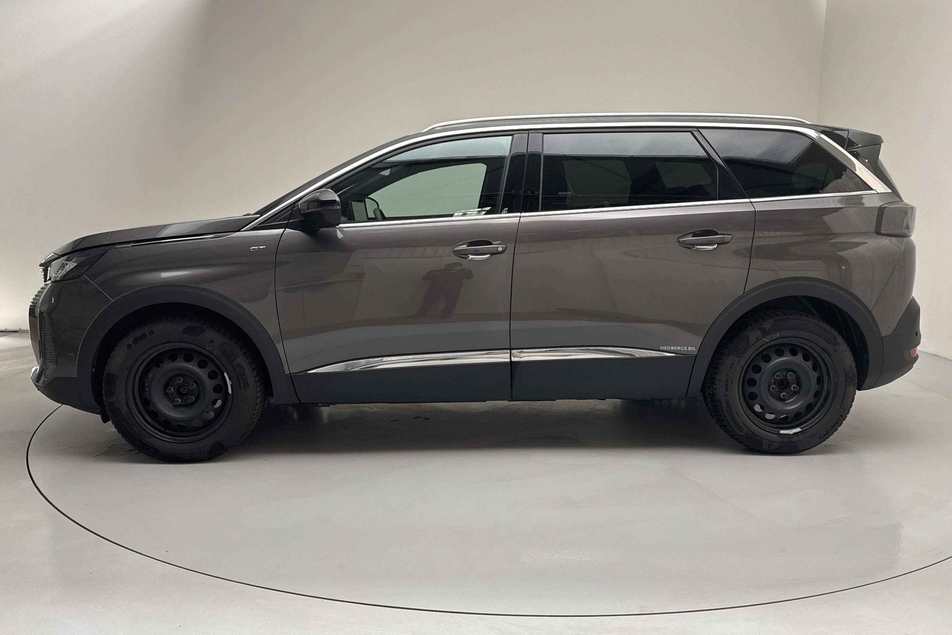 Presentationsfoto 2 av 17: Peugeot 5008 1.2 PureTech (130hk) - 1 689 mil - Automat - grå - 2023