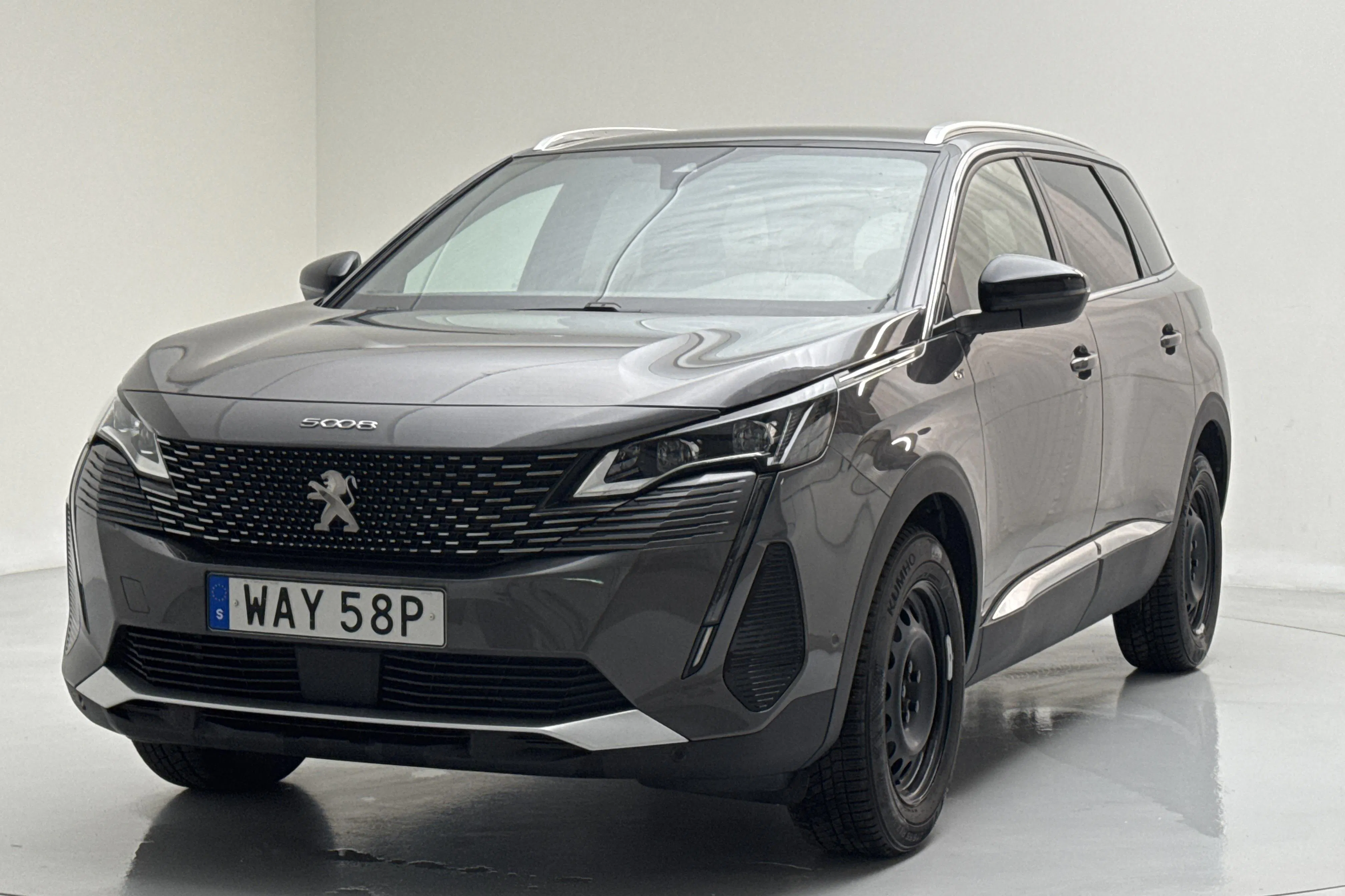 Presentationsfoto 1 av 17: Peugeot 5008 1.2 PureTech (130hk) - 1 689 mil - Automat - grå - 2023