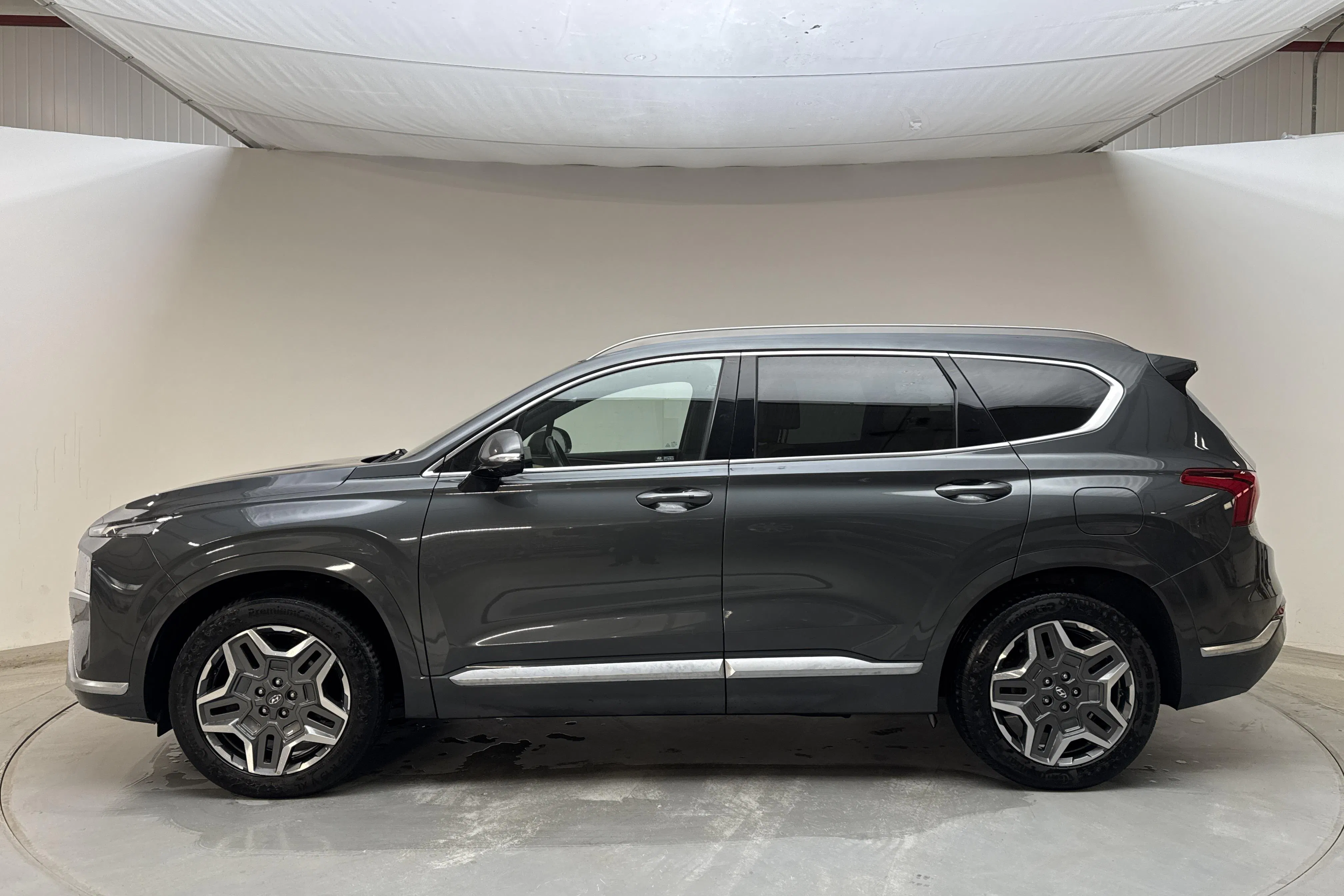 Presentation photo 2 of 19: Hyundai Santa Fé 1.6 T-GDi plug-in hybrid 4WD (265hk) - 110 280 km - Automatic - green - 2022