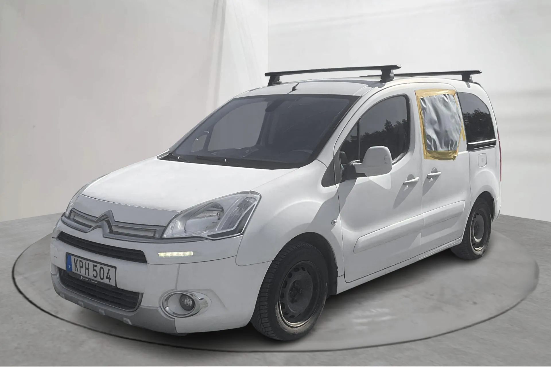 Presentationsfoto 1 av 12: Citroën Berlingo Family III 1.6 HDI (92hk) - 23 740 mil - Automat - vit - 2014