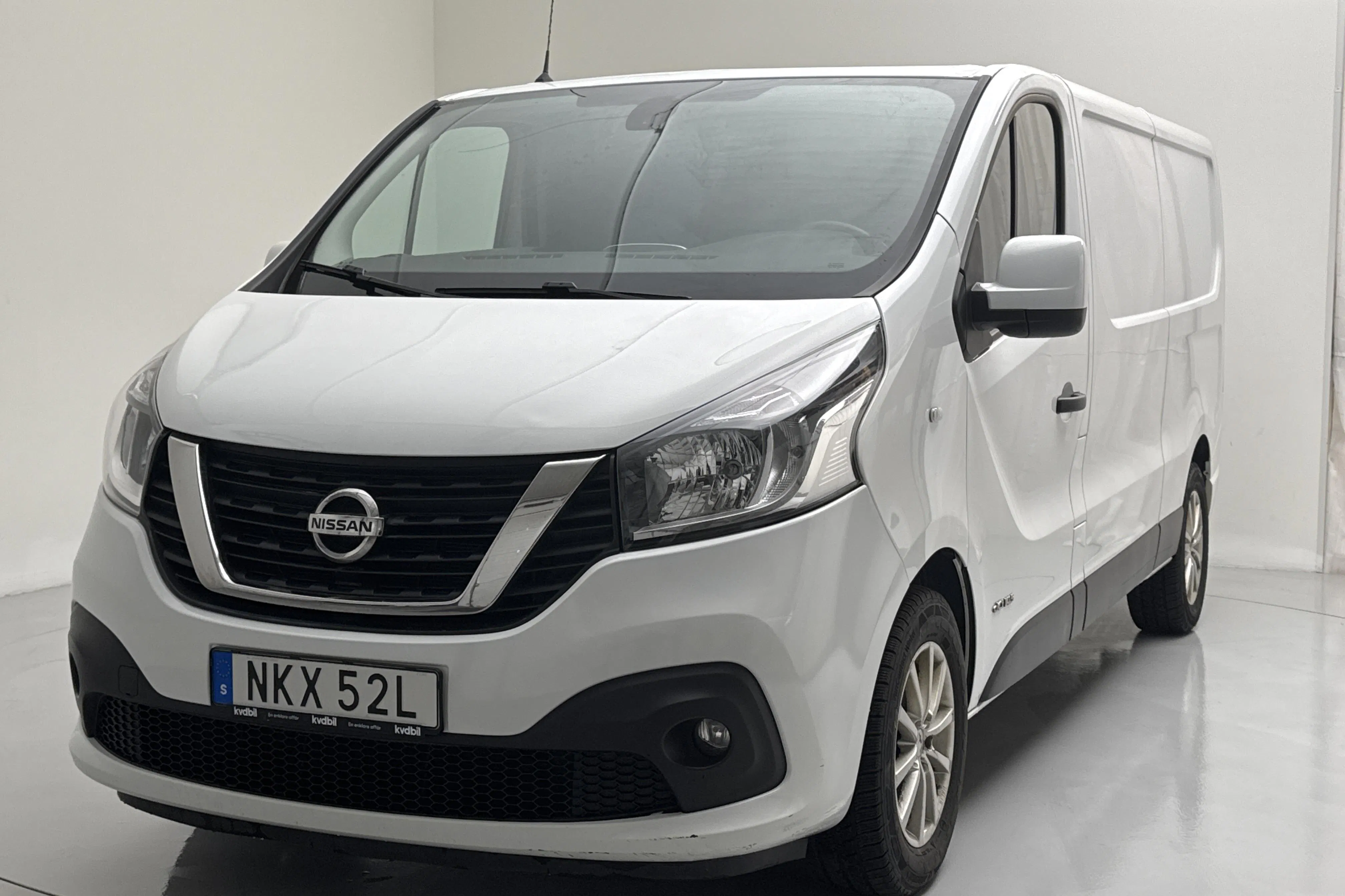 Presentation photo 1 of 14: Nissan NV300 1.6 dCi (145hk) - 98 230 km - Automatic - white - 2021