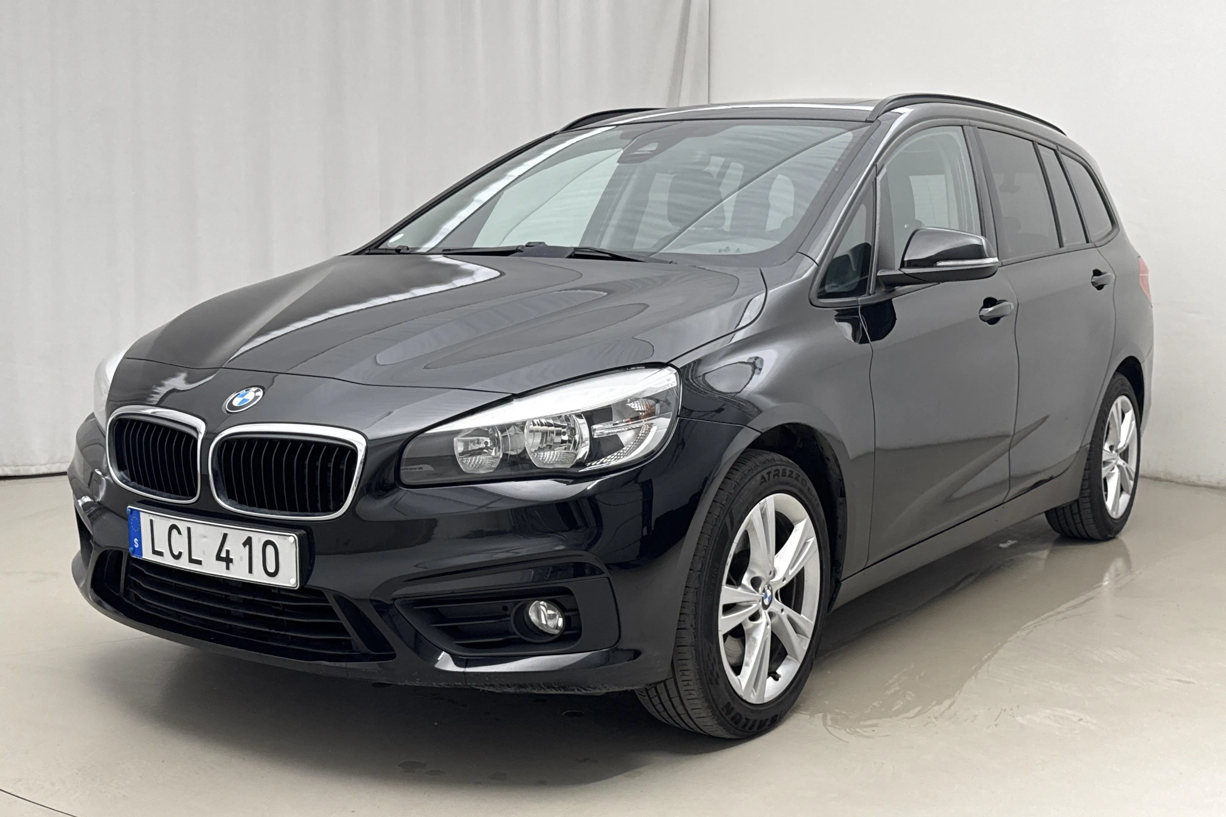 Presentationsfoto 1 av 20: BMW 220d Gran Tourer, F46 (190hk) - 13 476 mil - Automat - svart - 2016