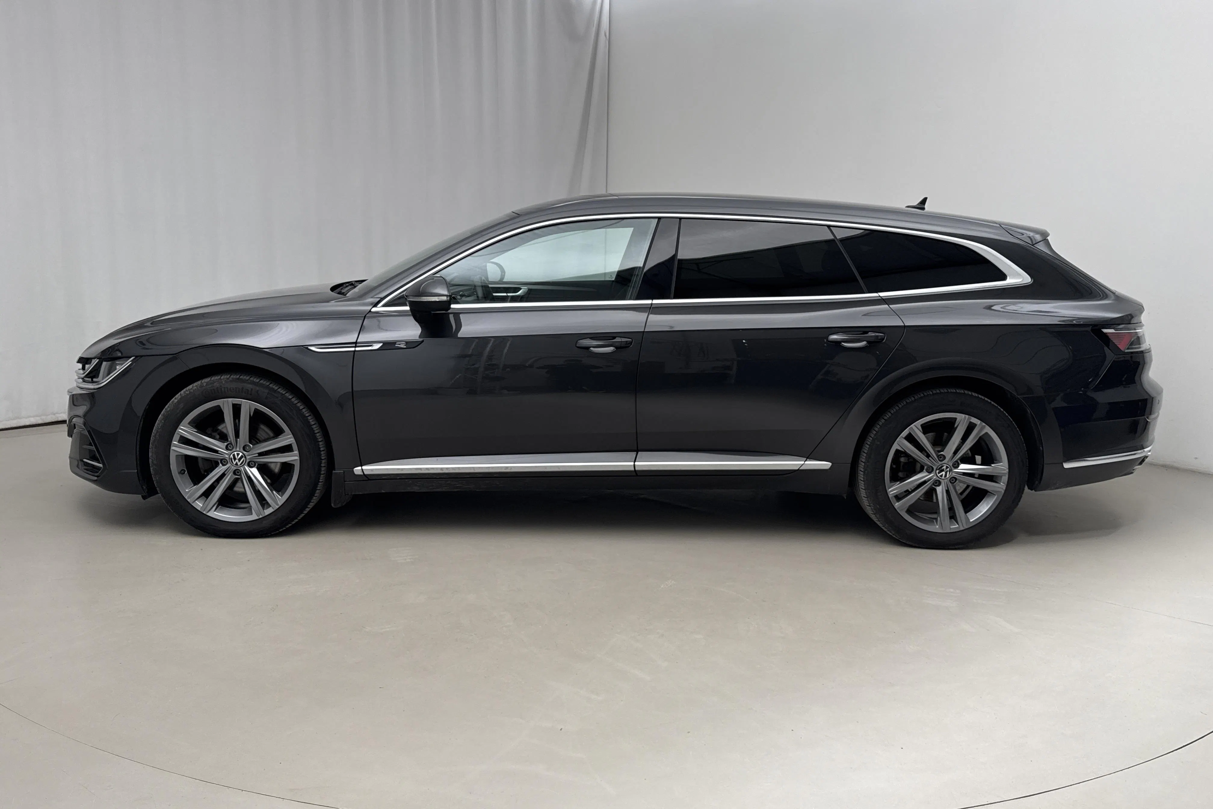 Presentationsfoto 2 av 20: VW Arteon Shooting Brake eHybrid 1.4 TSI (218hk) - 6 261 mil - Automat - Dark Grey - 2022