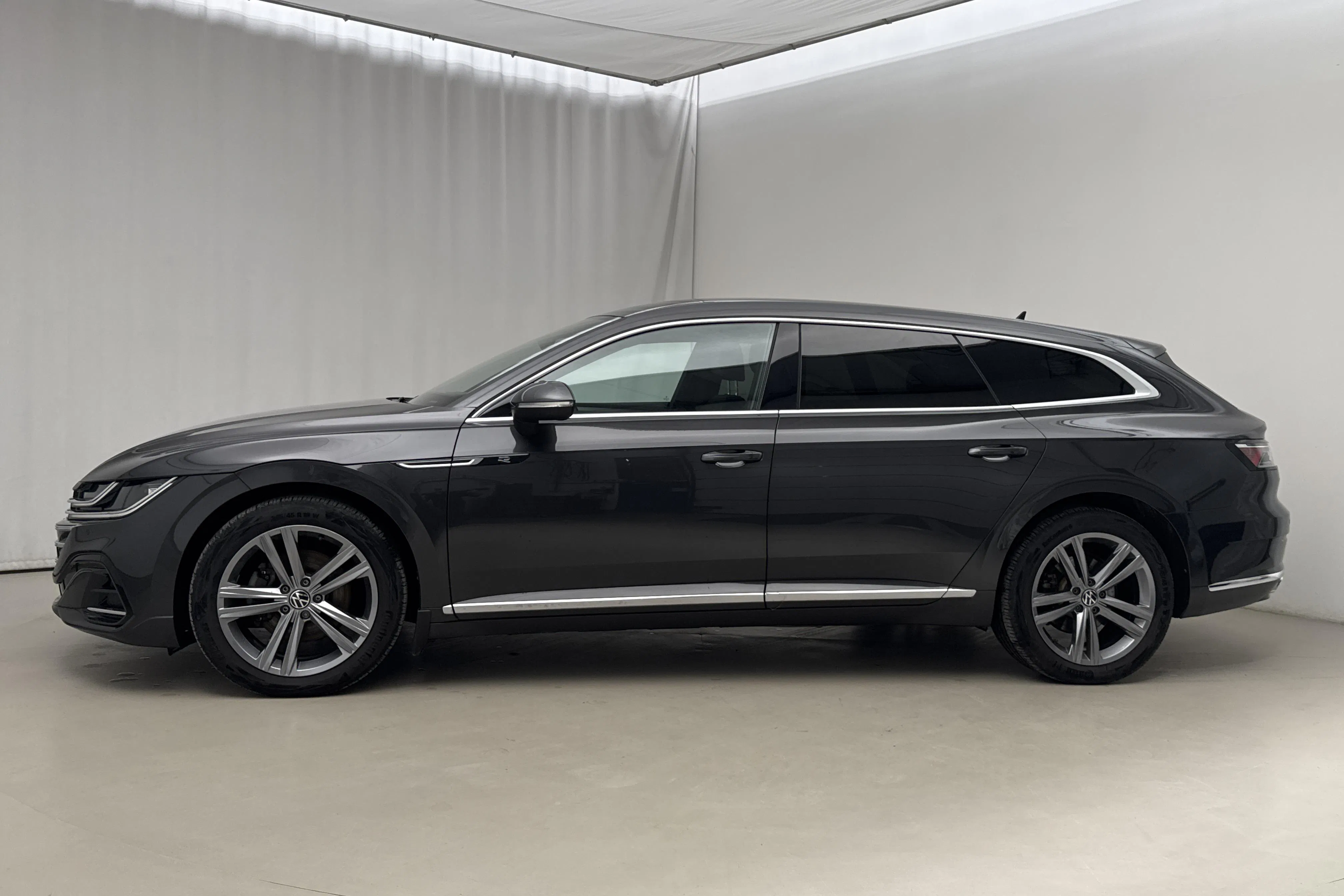Presentationsfoto 2 av 24: VW Arteon Shooting Brake eHybrid 1.4 TSI (218hk) - 6 261 mil - Automat - Dark Grey - 2022
