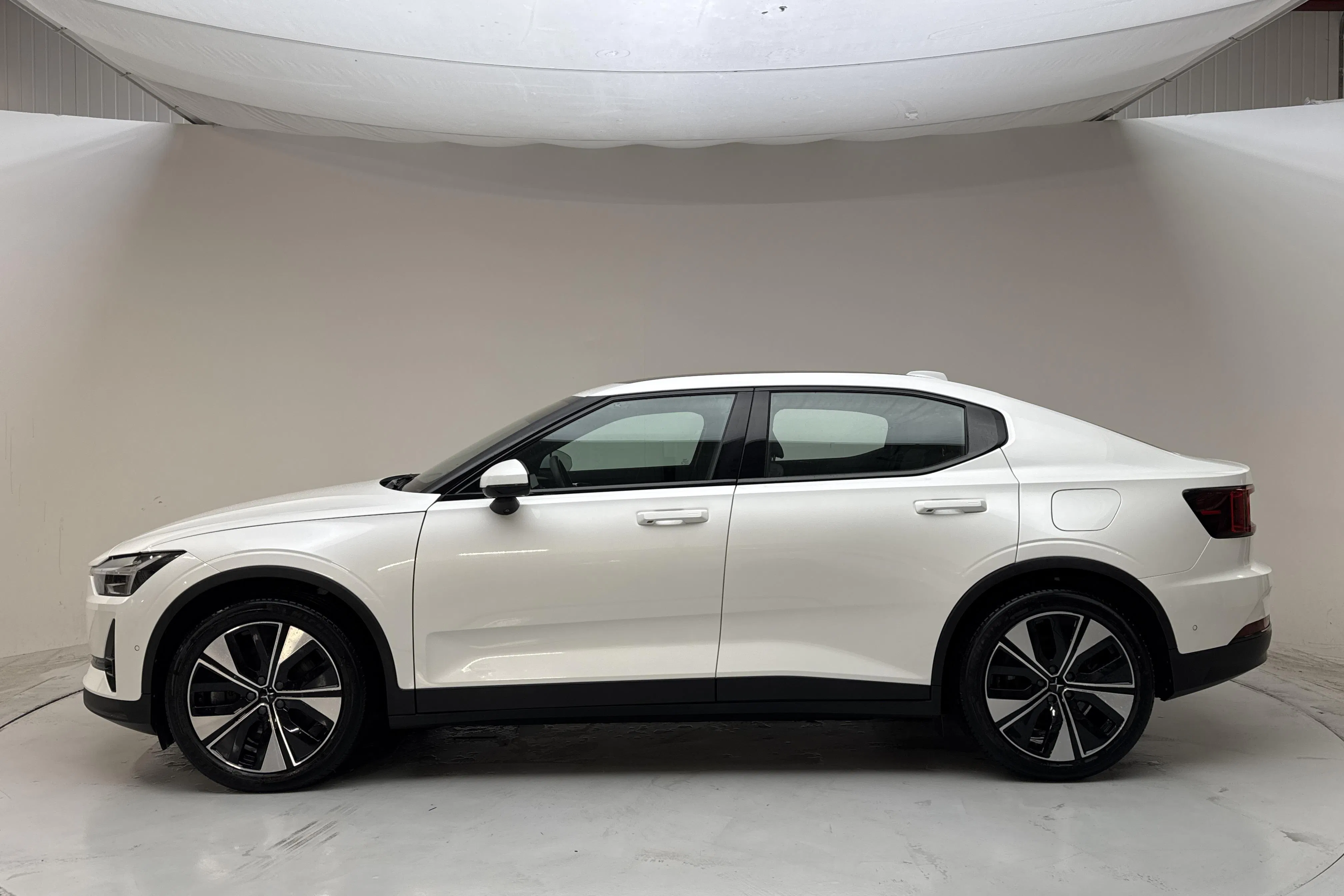 Presentationsfoto 2 av 17: Polestar 2 Long range Single motor (231hk) - 10 342 mil - Automat - vit - 2023