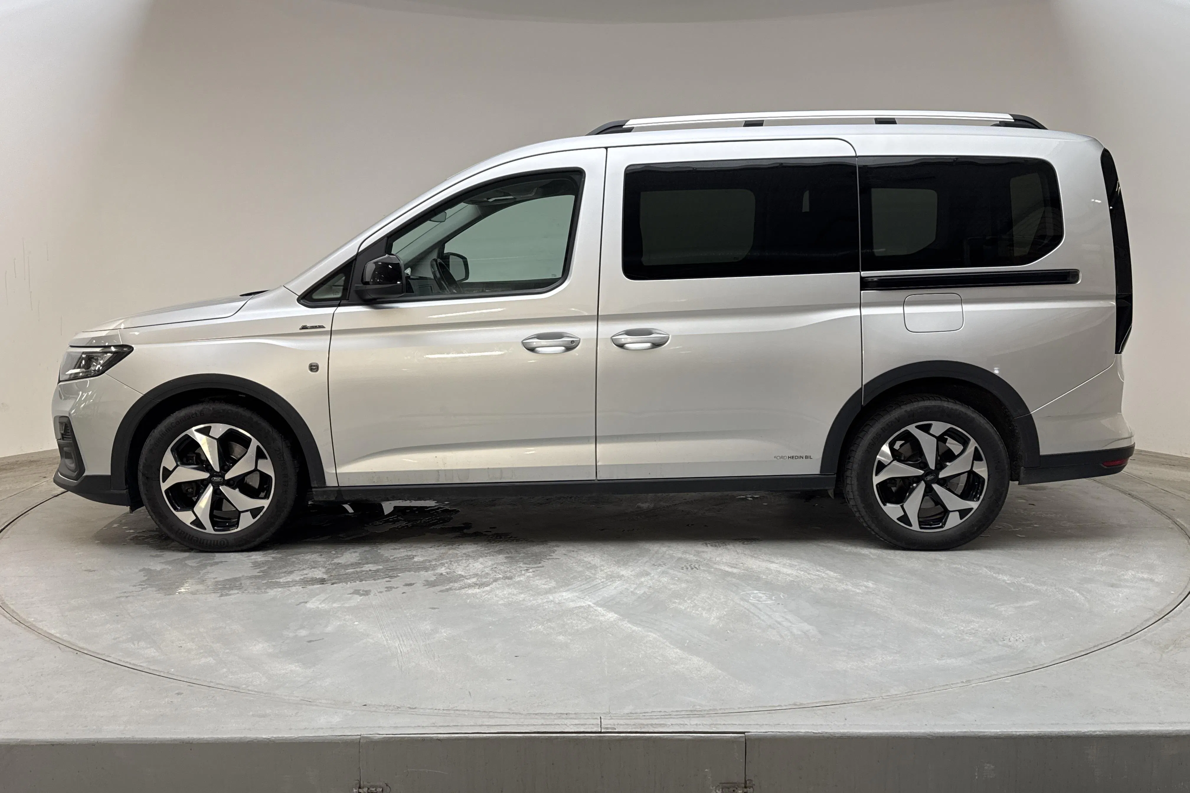 Presentation photo 2 of 15: Ford Tourneo Connect 2.0 (122hk) - 129 420 km - Automatic - gray - 2023