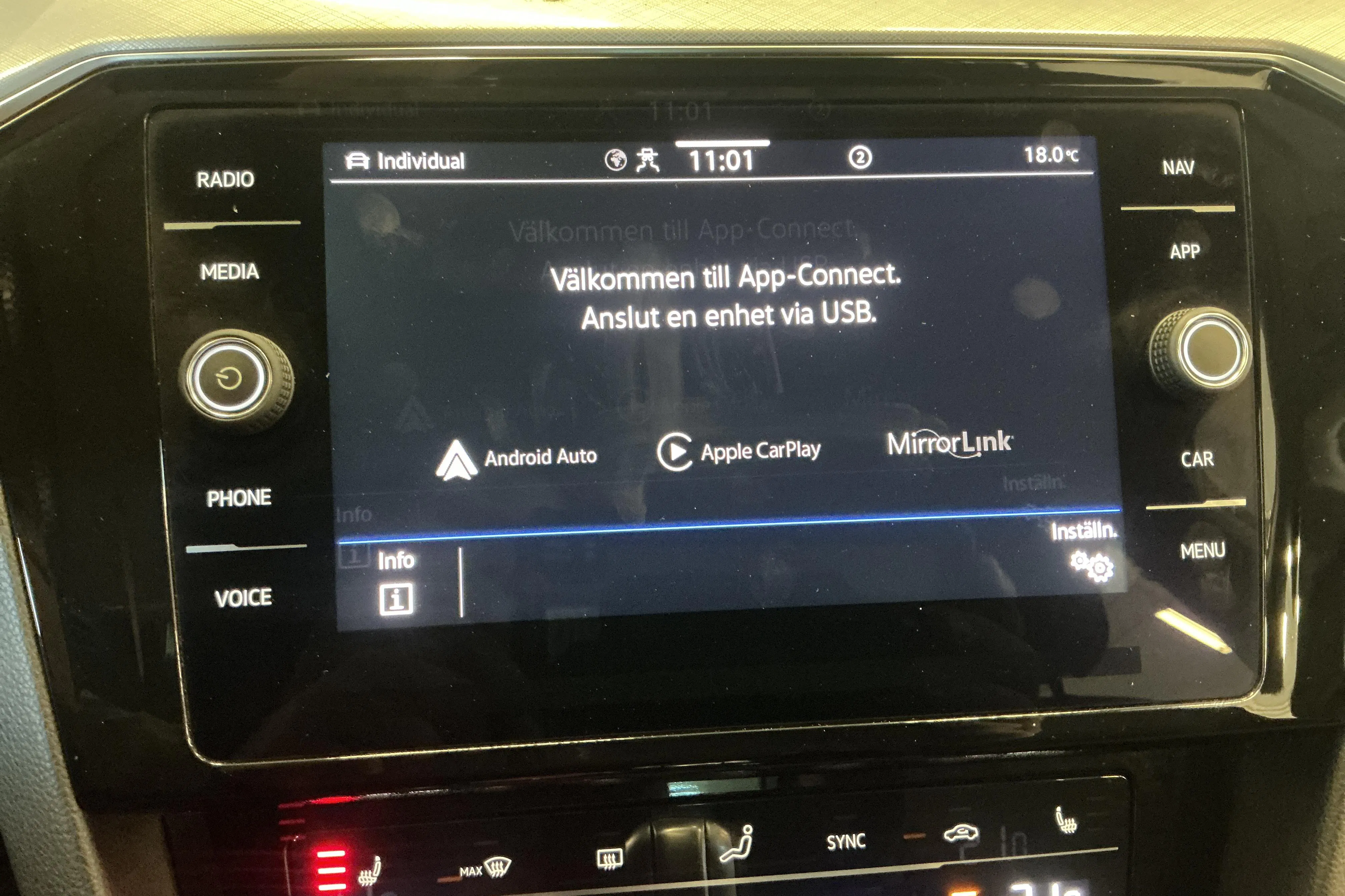 Presentation photo 17 of 17: VW Passat 1.4 GTE Sportscombi (218hk) - 194 430 km - Automatic - silver - 2022