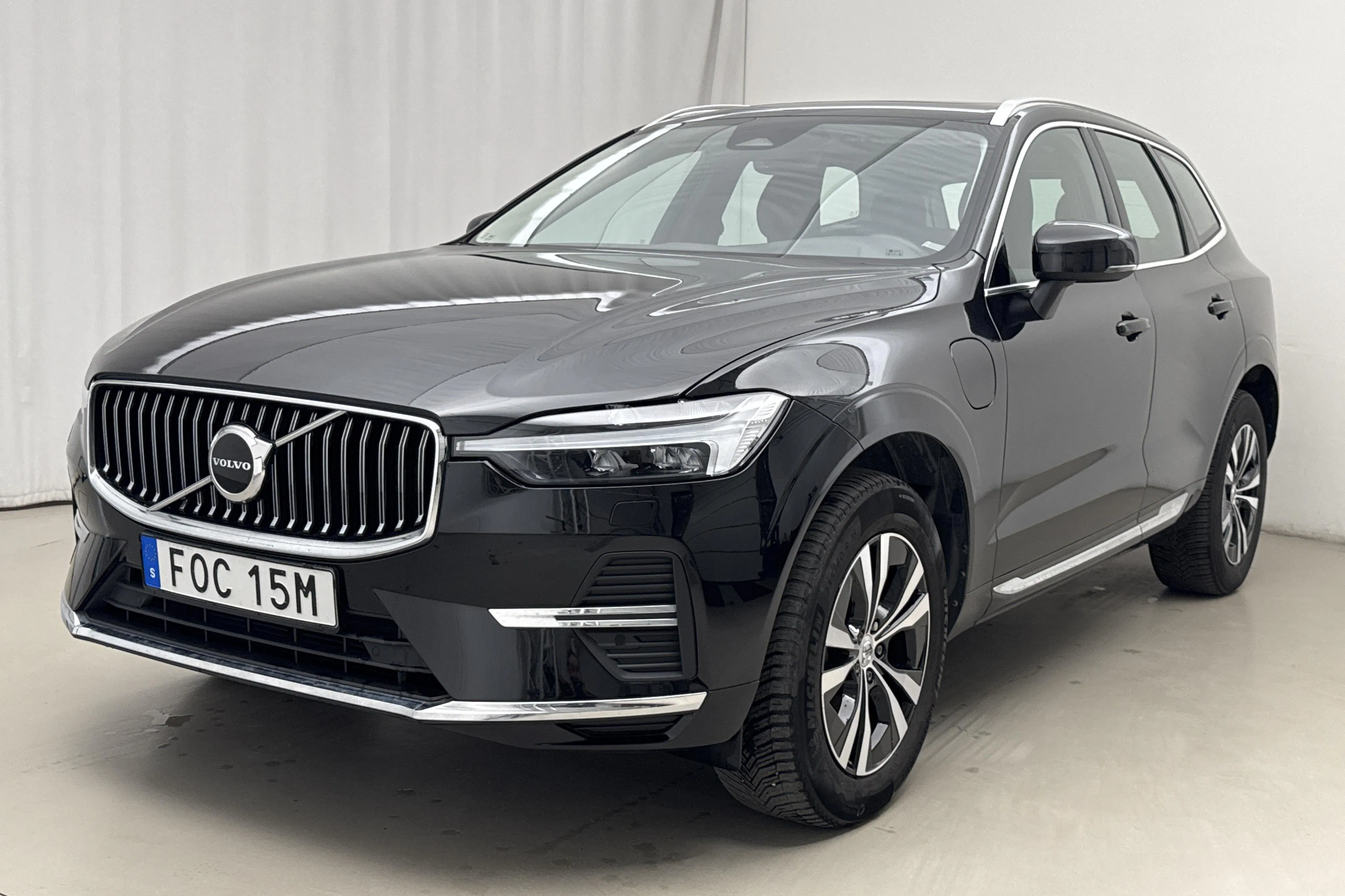 Presentationsfoto 1 av 24: Volvo XC60 T6 AWD Recharge (350hk) - 7 697 mil - Automat - svart - 2023