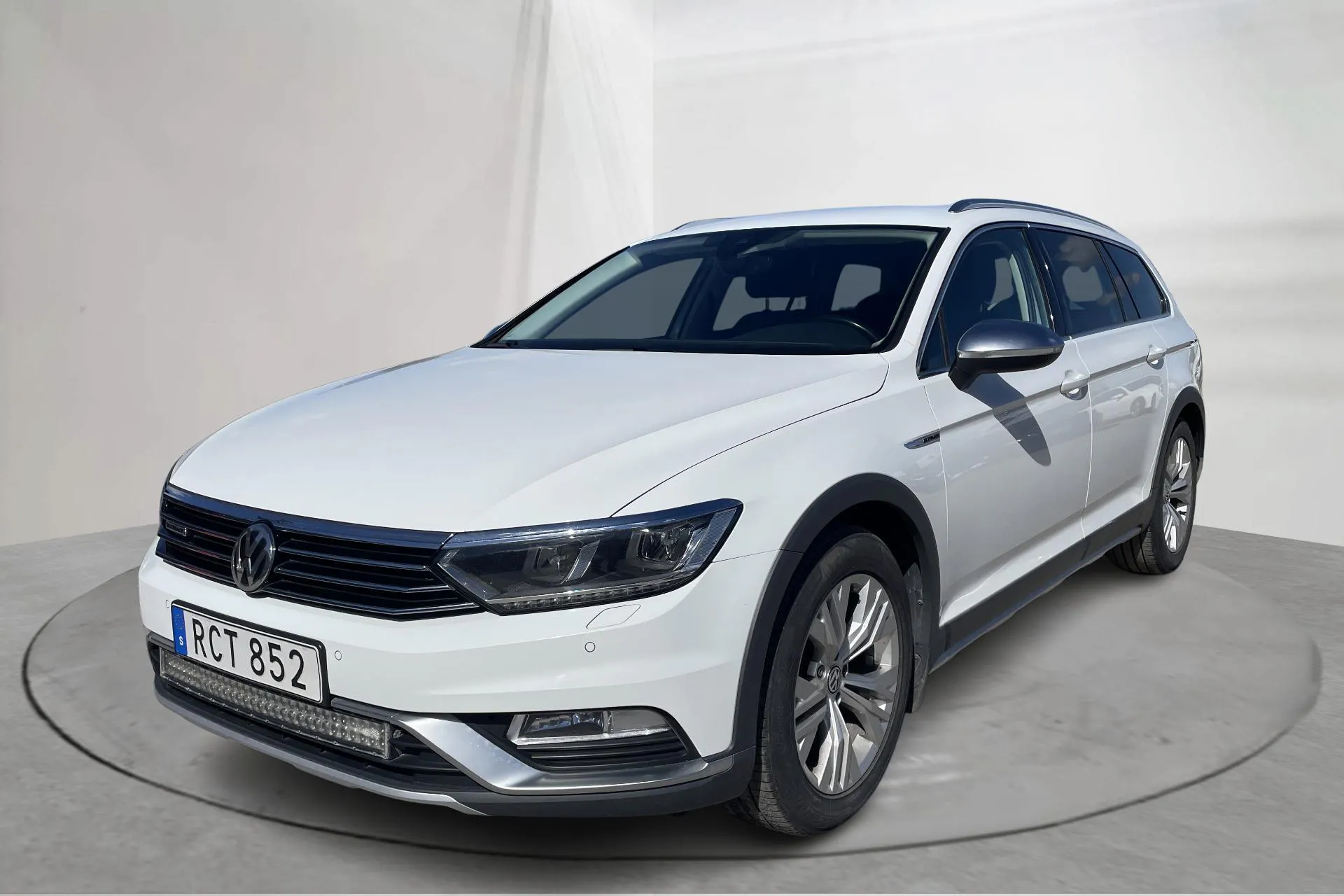 Presentationsfoto 1 av 20: VW Passat Alltrack 2.0 TDI 4MOTION (190hk) - 16 324 mil - Automat - vit - 2018