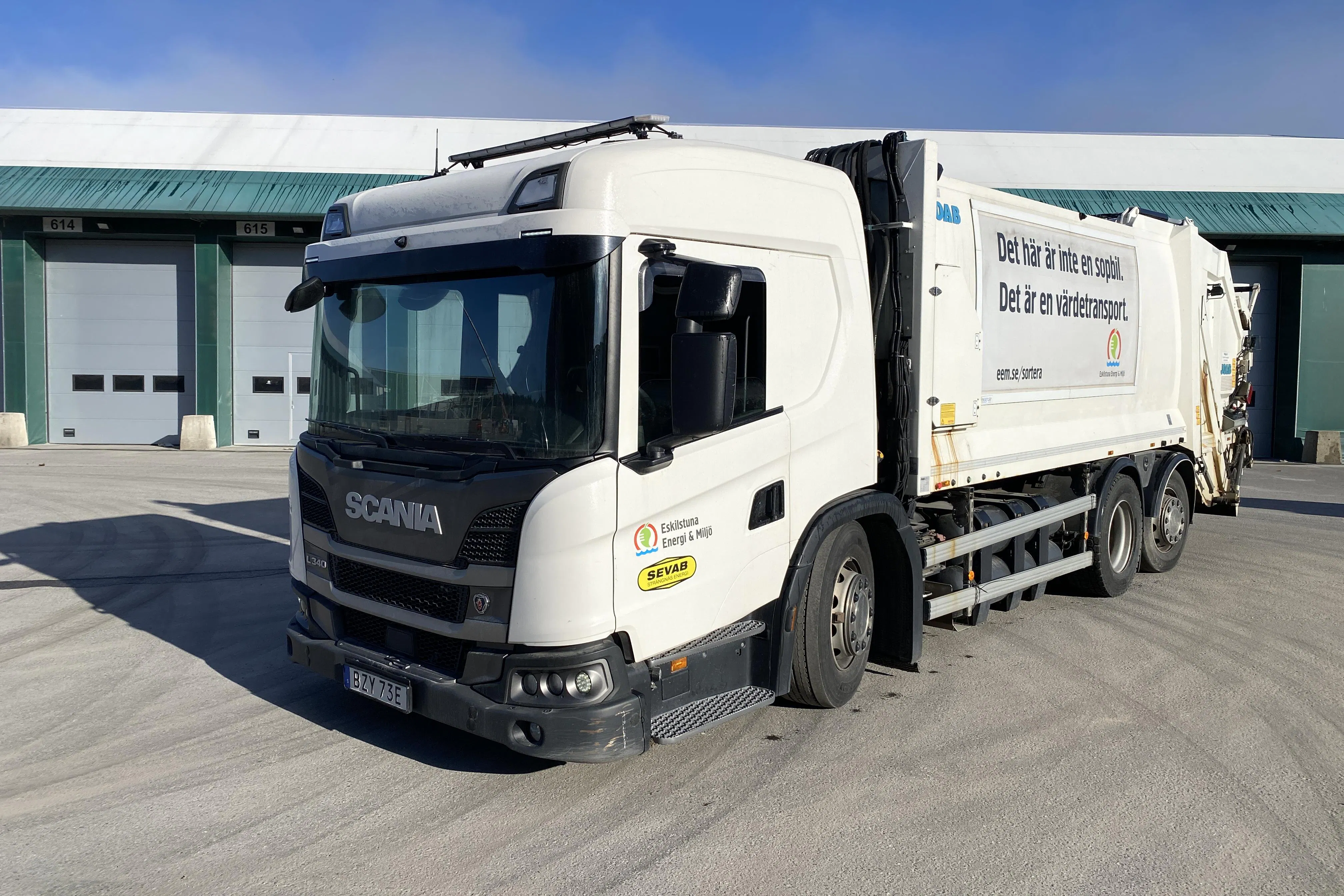 Presentationsfoto 2 av 41: SCANIA L340B 6X2*4 NB - 51 424 km - Automat - vit - 2019