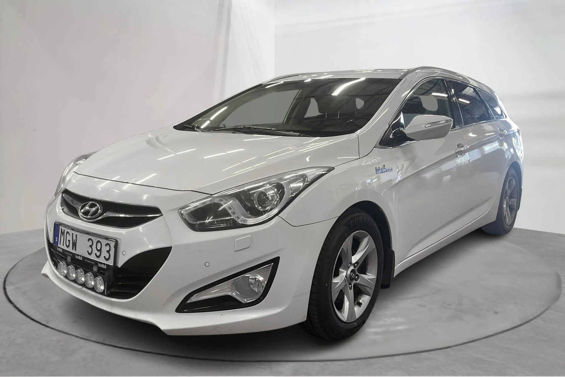 Presentationsfoto 1 av 16: Hyundai i40 1.7 CRDi Kombi (136hk) - 25 270 mil - Manuell - vit - 2012