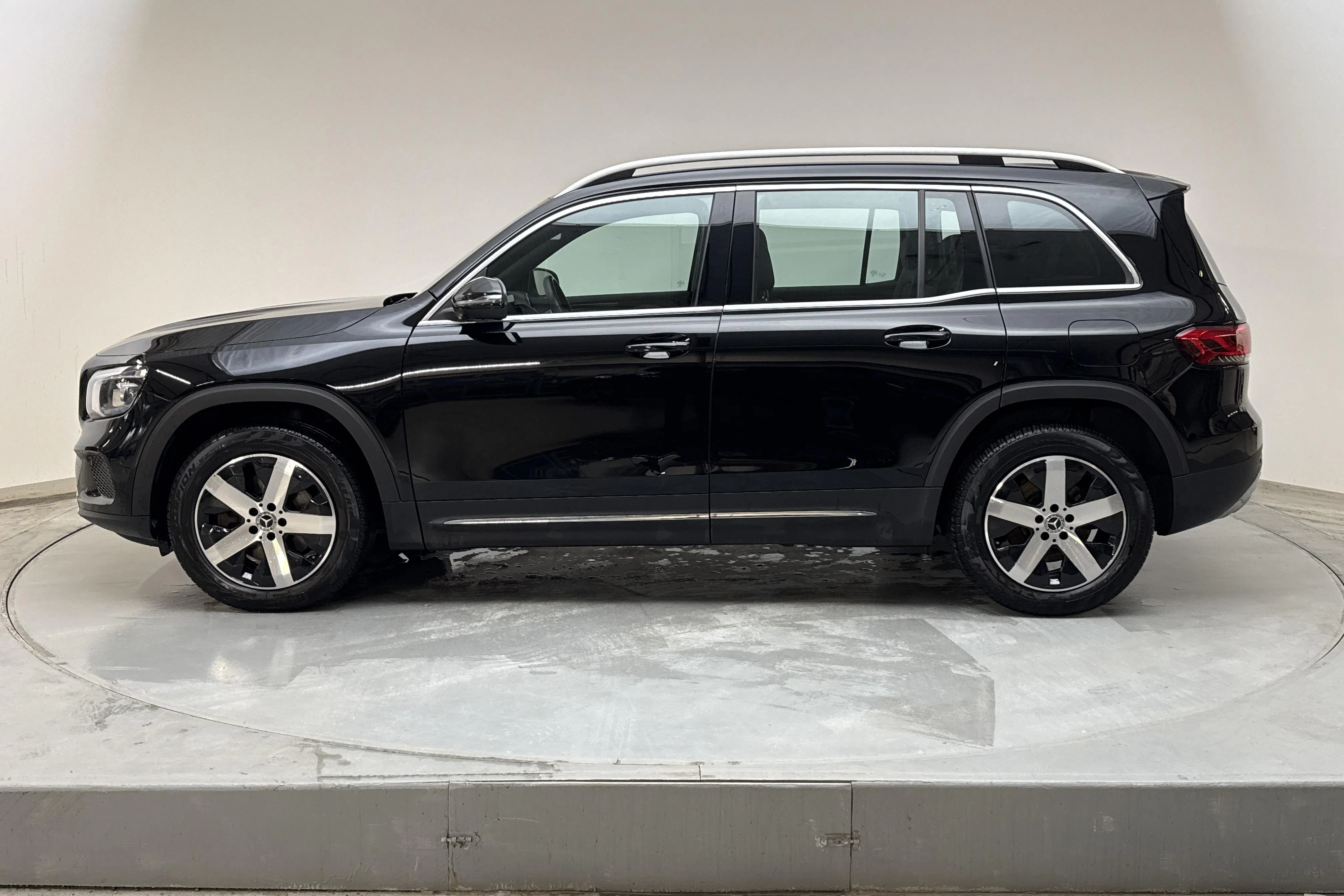 Presentation photo 2 of 19: Mercedes GLB 200 d X247 (150hk) - 102 020 km - Automatic - black - 2023