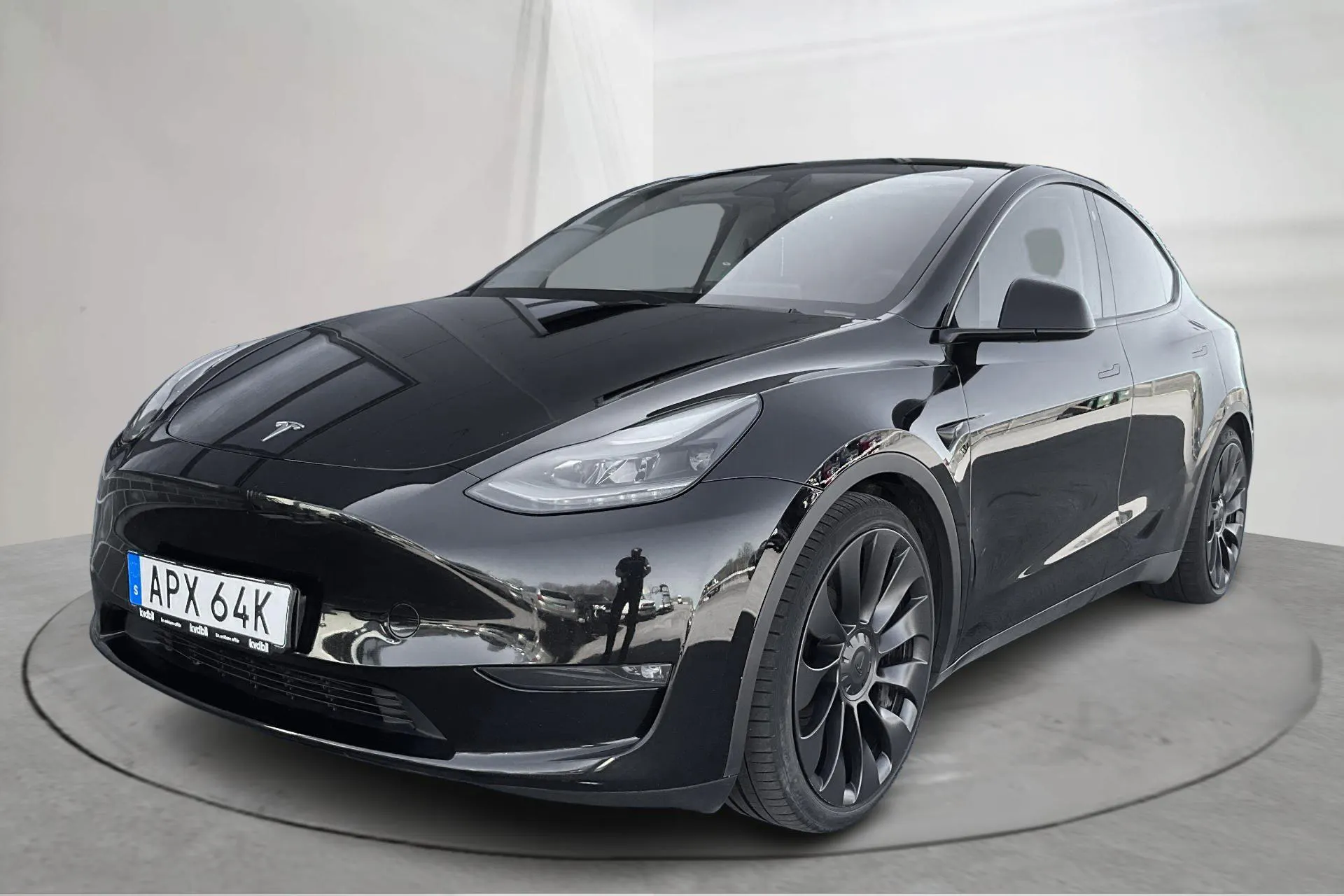 Presentationsfoto 1 av 21: Tesla Model Y Performance Dual Motor AWD - 13 805 mil - Automat - svart - 2023