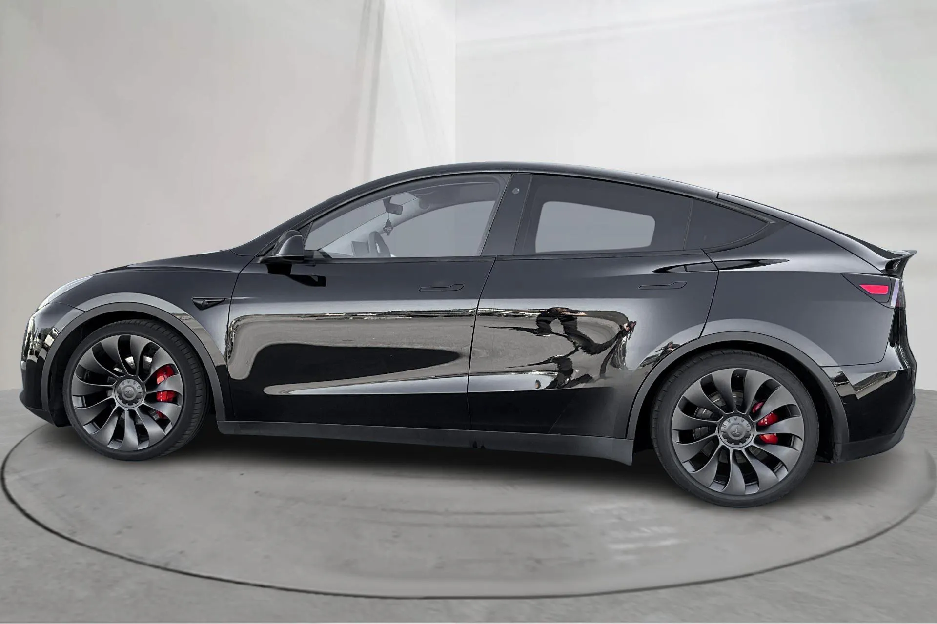 Presentationsfoto 2 av 21: Tesla Model Y Performance Dual Motor AWD - 13 805 mil - Automat - svart - 2023