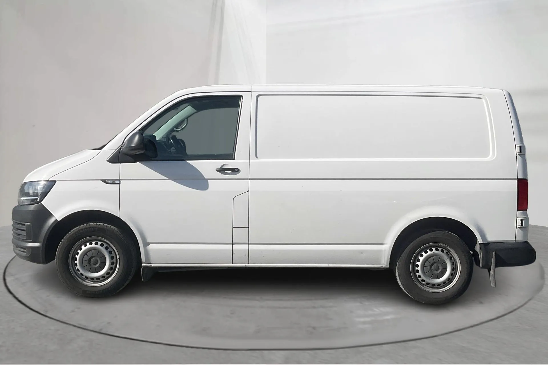 Presentation photo 2 of 14: VW Transporter T6 2.0 TDI BMT Skåp (150hk) - 326 950 km - Automatic - white - 2018