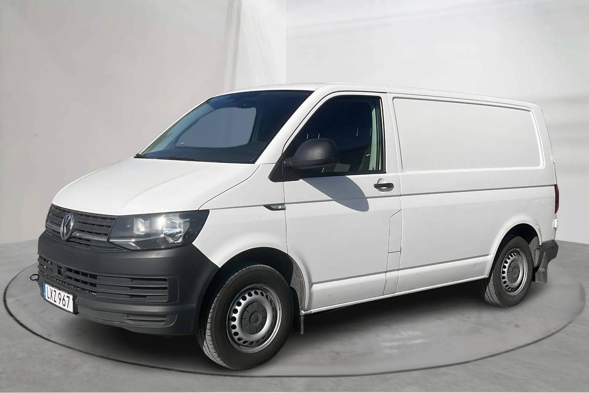 Presentation photo 1 of 14: VW Transporter T6 2.0 TDI BMT Skåp (150hk) - 326 950 km - Automatic - white - 2018
