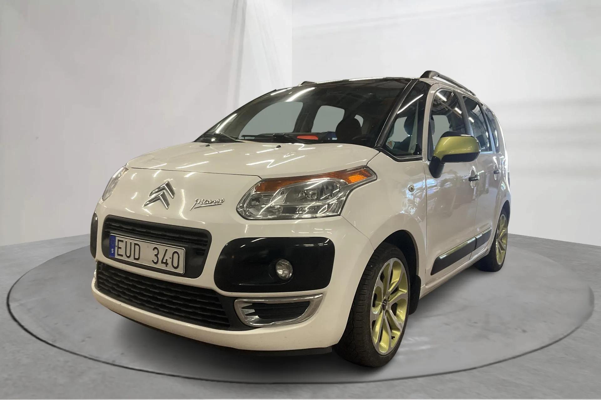 Presentation photo 1 of 14: Citroën C3 Picasso 1.6 HDi (90hk) - 234 540 km - Manual - white - 2011