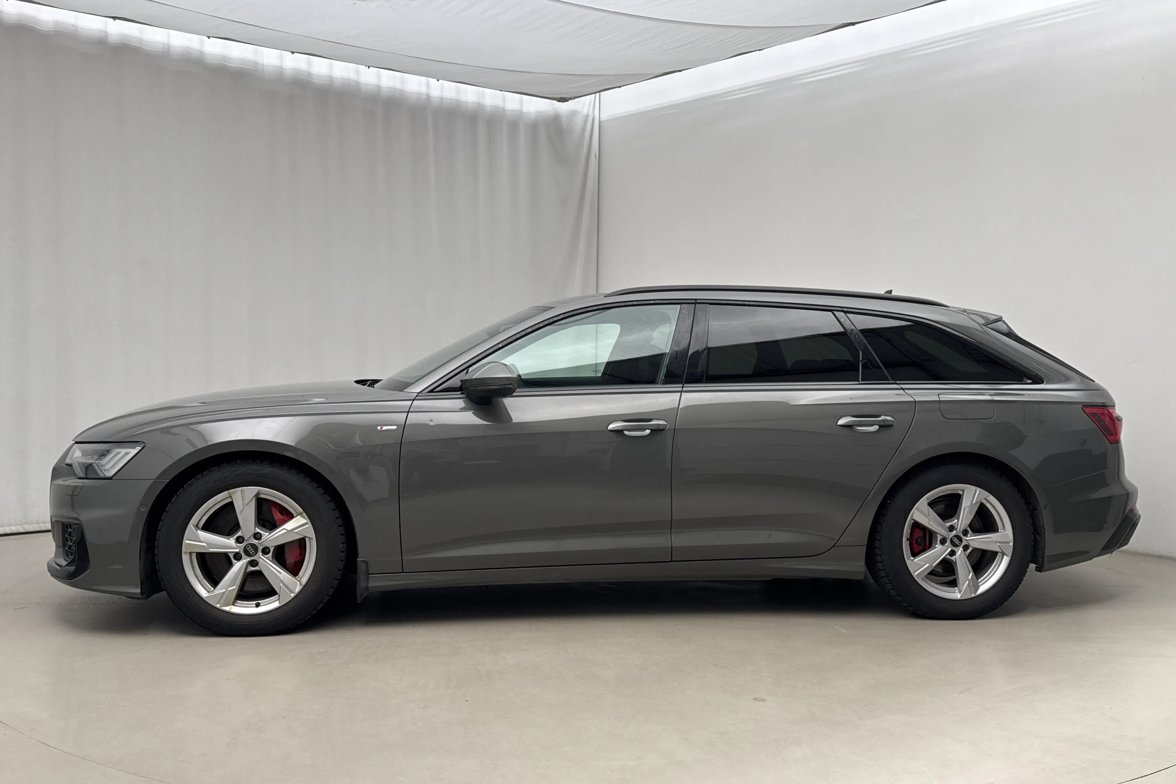 Presentation photo 2 of 20: Audi A6 Avant 55 TFSI e quattro (367hk) - 55 880 km - Automatic - gray - 2025