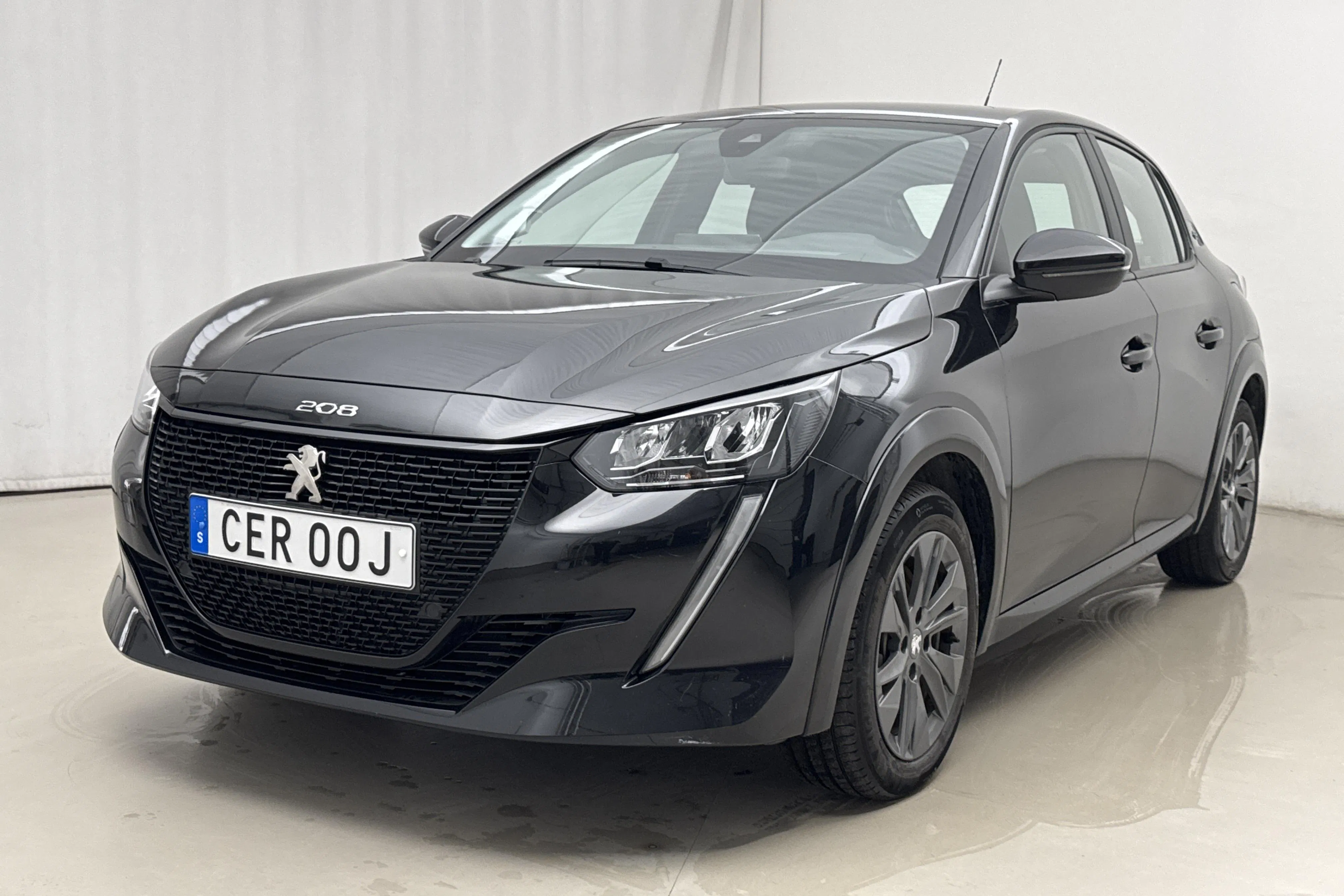 Presentation photo 1 of 18: Peugeot e-208 50kWh 5dr (136hk) - 43 680 km - Automatic - black - 2022