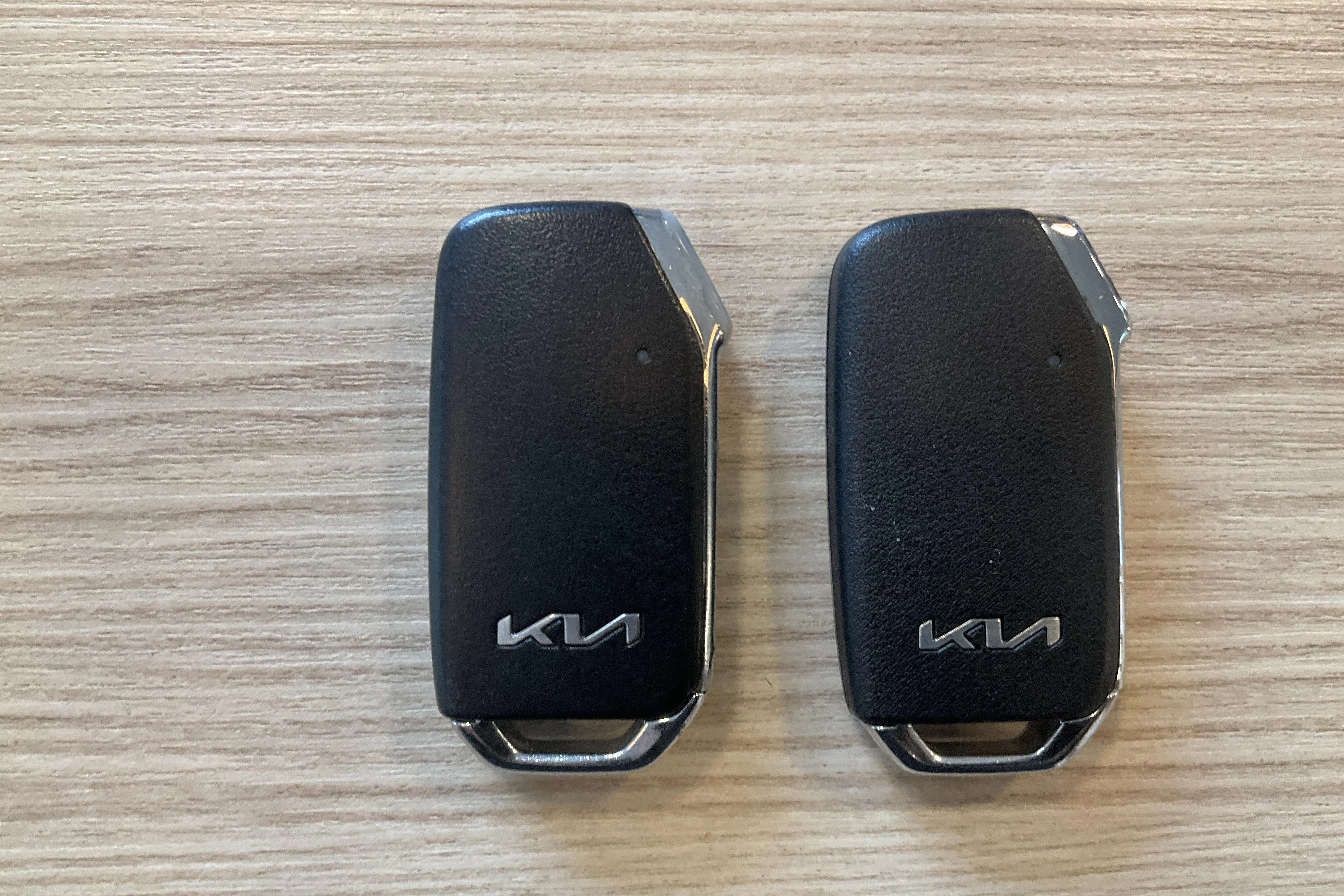 Presentationsfoto 16 av 16: KIA Ceed 1.6 Plug-in Hybrid SW (141hk) - 8 745 mil - Automat - vit - 2022