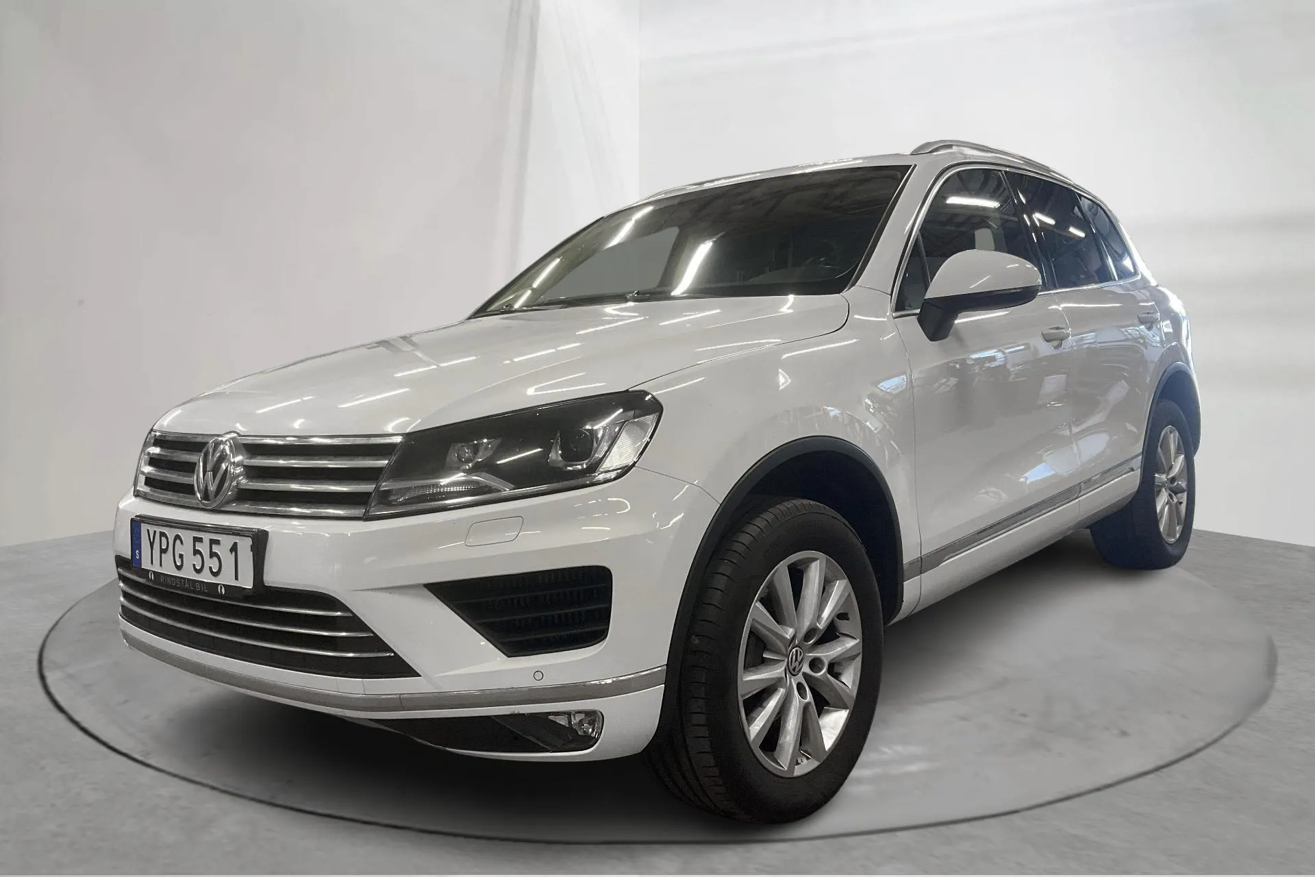 Presentationsfoto 1 av 20: VW Touareg 3.0 TDI BlueMotion Technology (204hk) - 20 296 mil - Automat - vit - 2017