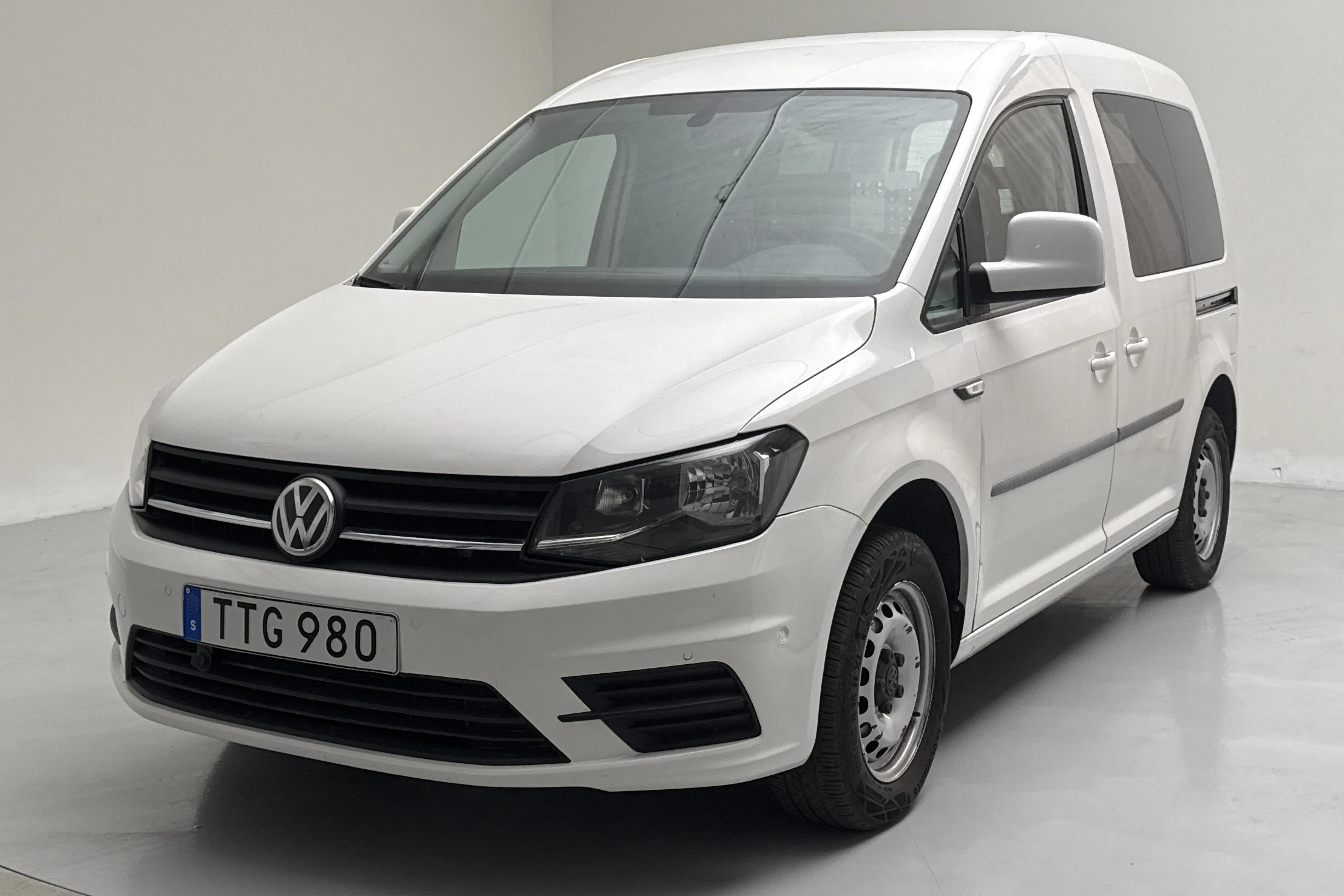 Presentation photo 1 of 17: VW Caddy 1.4 TGI Skåp (110hk) - 24 040 km - Automatic - white - 2019