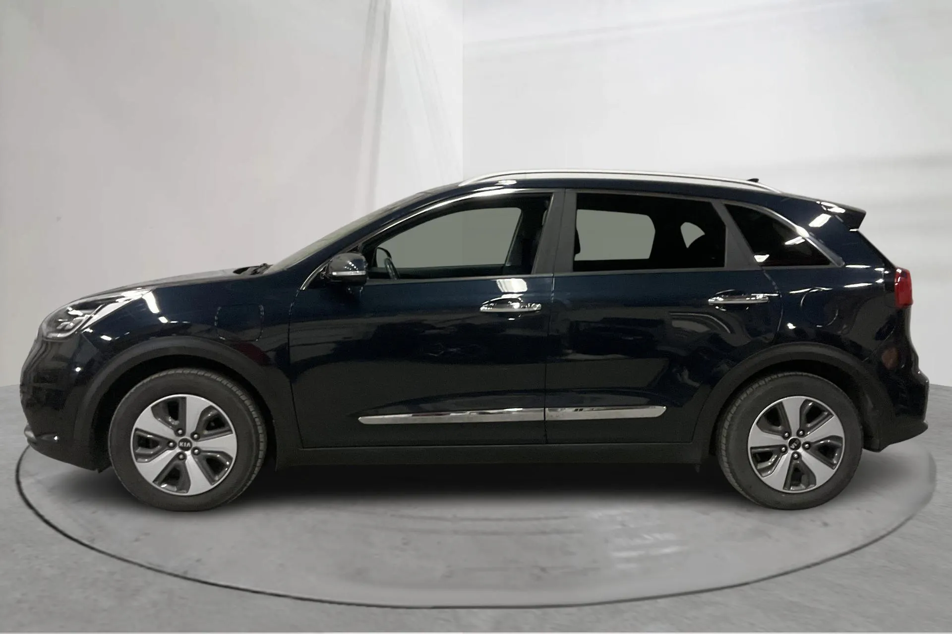 Presentation photo 2 of 19: KIA Niro Plug-in Hybrid 1.6 (141hk) - 131 800 km - Automatic - blue - 2018