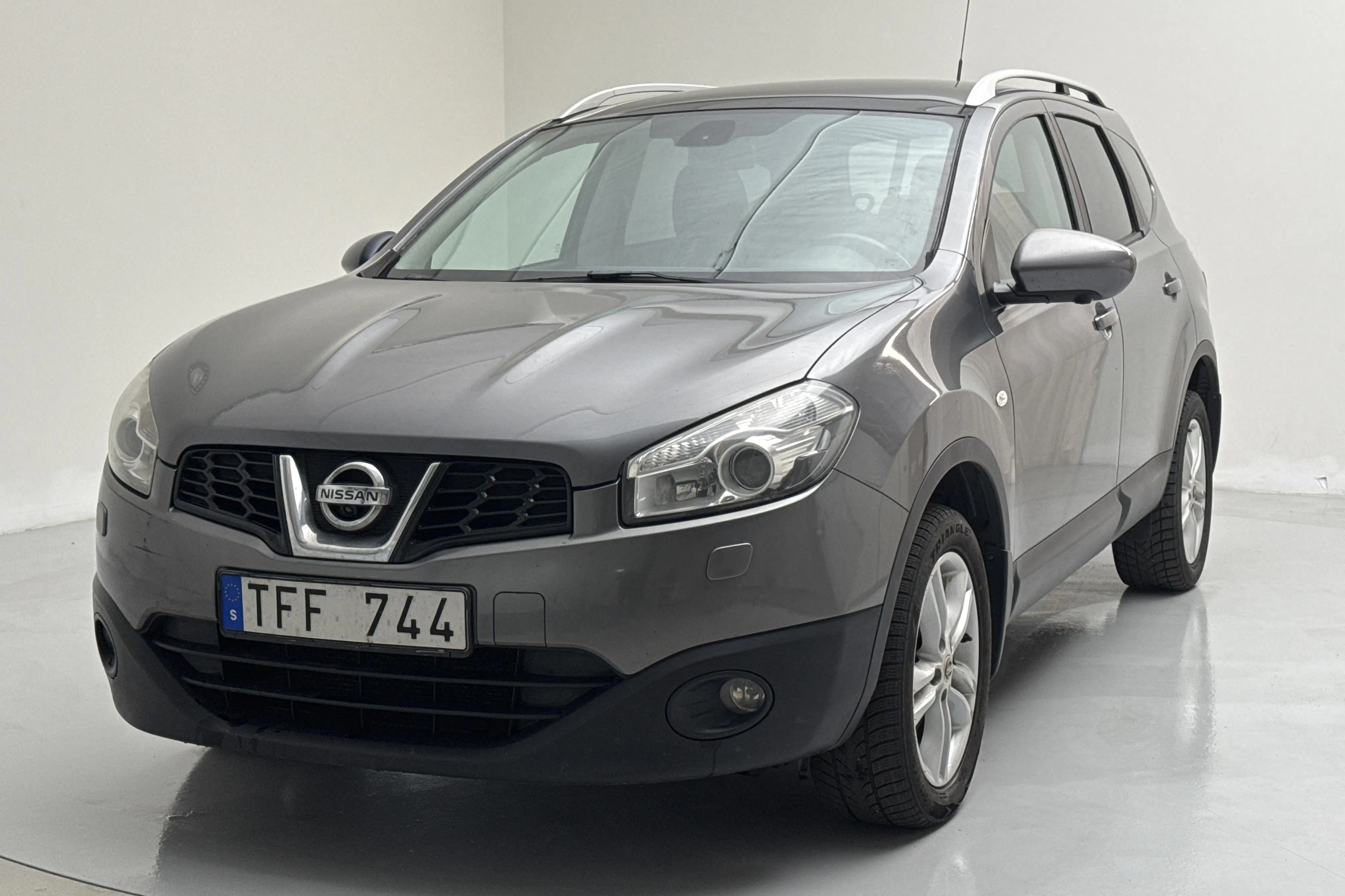 Presentationsfoto 1 av 15: Nissan Qashqai+2 2.0 (140hk) - 23 195 mil - Manuell - grå - 2012
