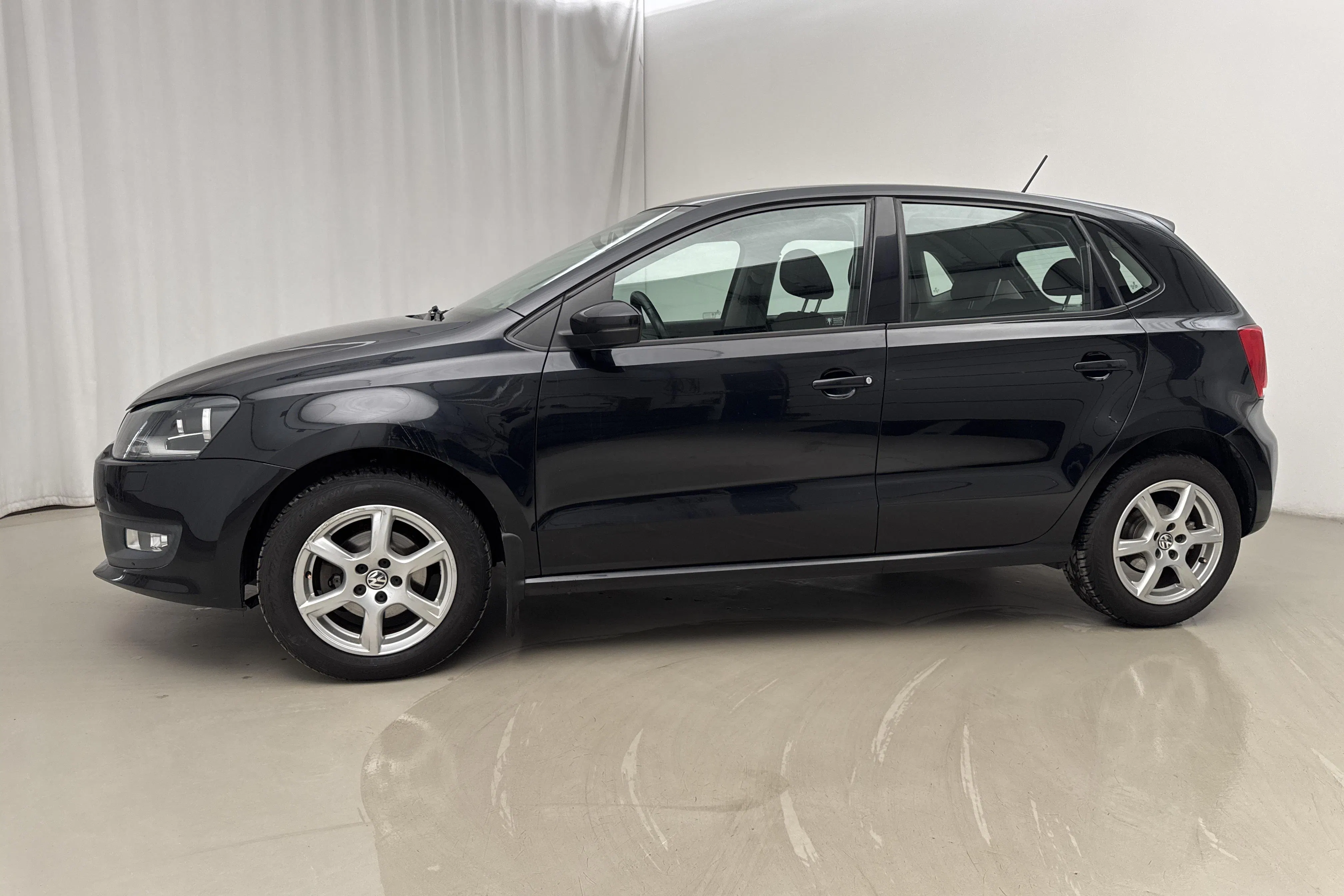 Presentation photo 2 of 15: VW Polo 1.2 TSI 5dr (90hk) - 78 370 km - Manual - black - 2012