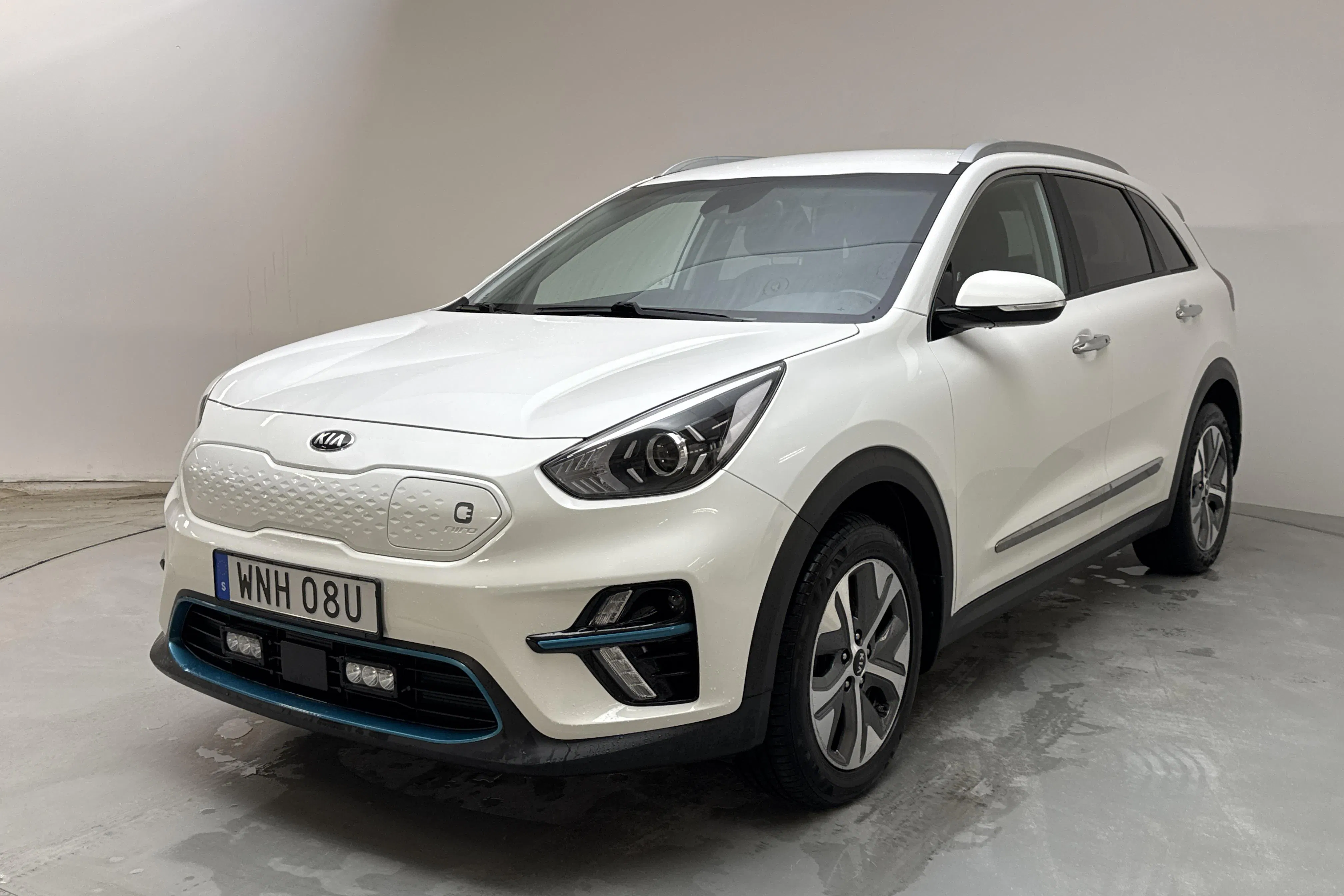 Presentationsfoto 1 av 16: KIA e-Niro 64kWh (204hk) - 7 754 mil - Automat - vit - 2021