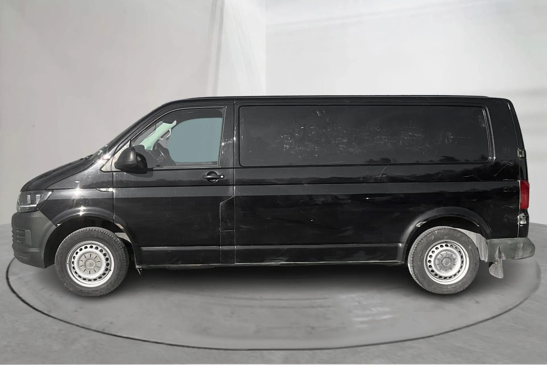 Presentation photo 2 of 12: VW Transporter T6 2.0 TDI BMT Skåp (150hk) - 204 240 km - Automatic - black - 2019