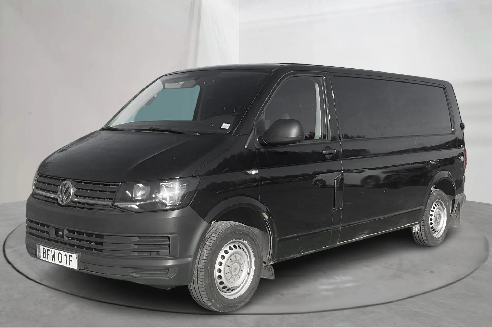 Presentation photo 1 of 12: VW Transporter T6 2.0 TDI BMT Skåp (150hk) - 204 240 km - Automatic - black - 2019