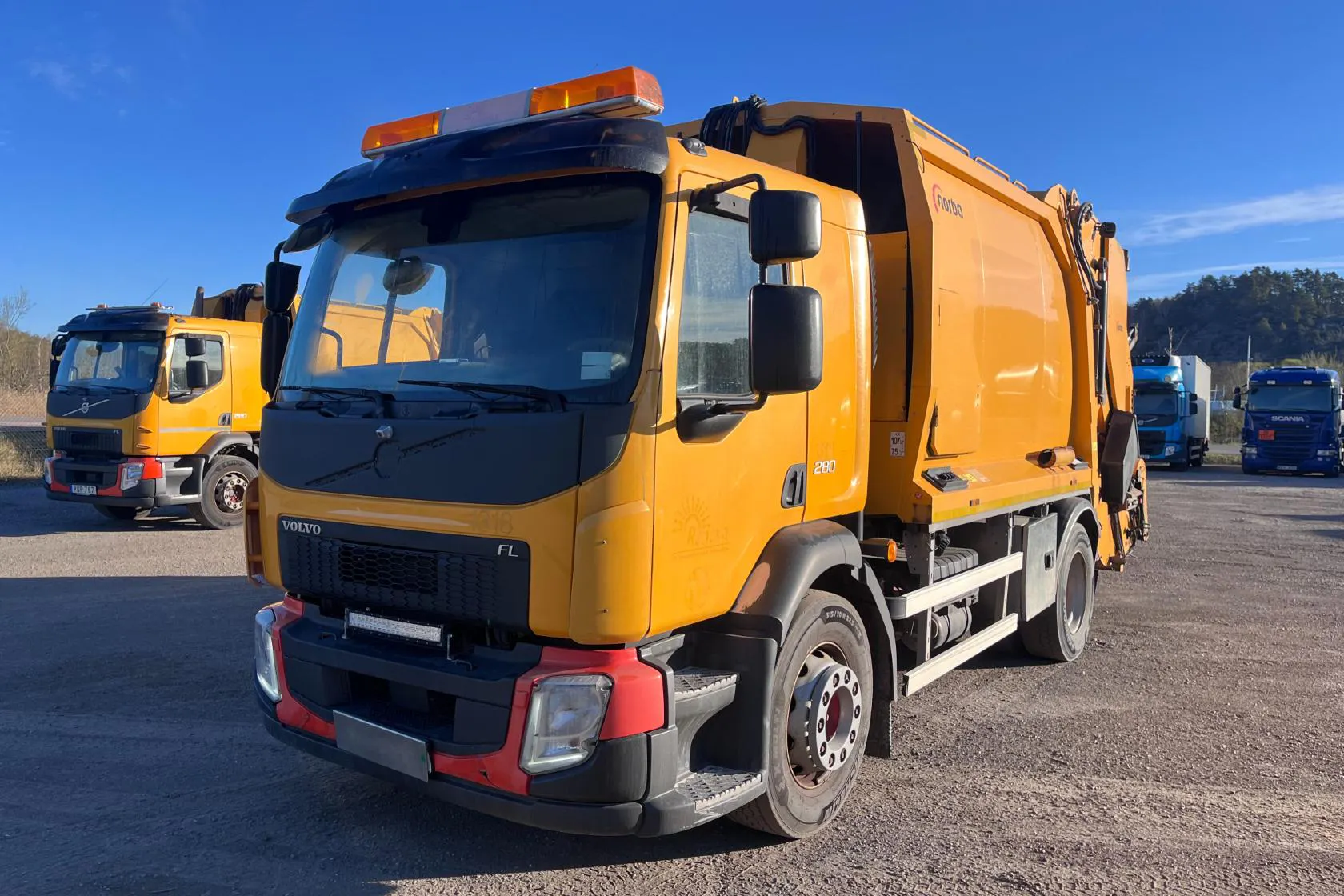 Presentationsfoto 1 av 98: VOLVO FL280 - 150 508 km - Automat - gul - 2018