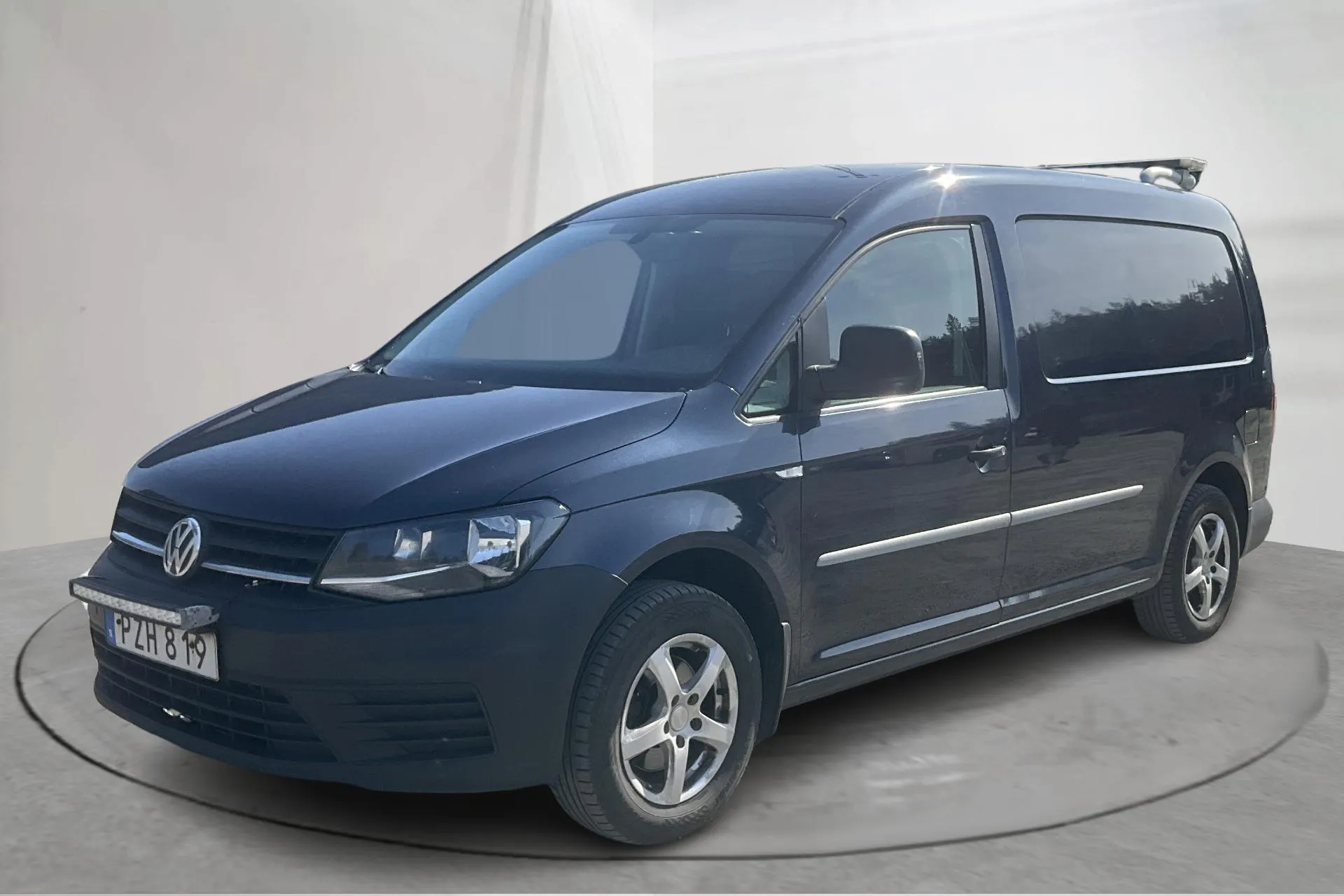 Presentation photo 1 of 13: VW Caddy 2.0 TDI Maxi Skåp (102hk) - 133 710 km - Automatic - Dark Blue - 2018