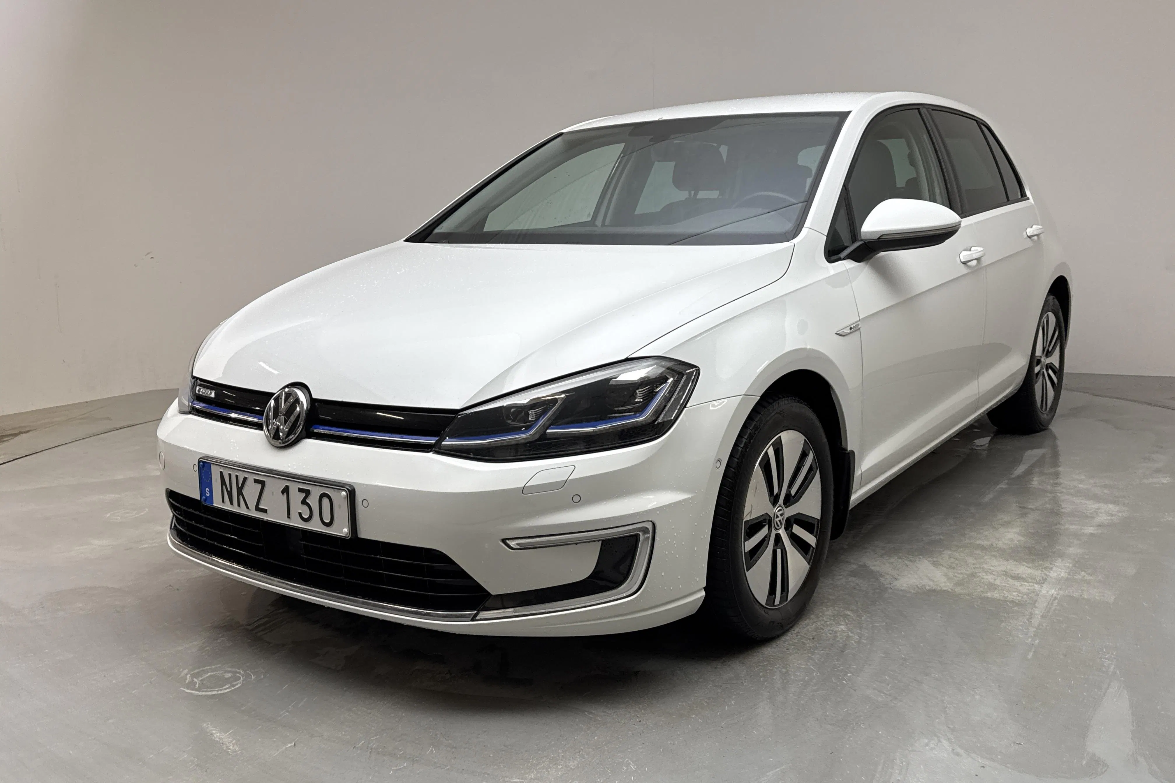 Presentationsfoto 1 av 16: VW e-Golf VII 5dr (136hk) - 16 028 mil - Automat - vit - 2018