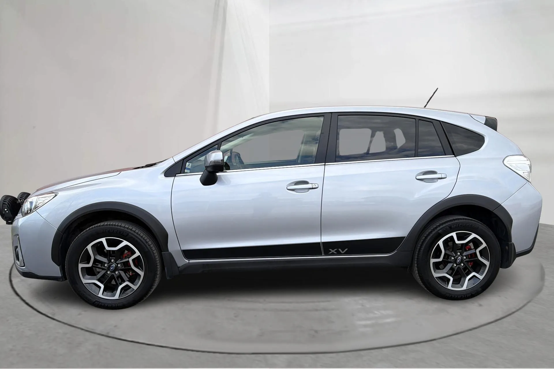 Presentation photo 2 of 17: Subaru XV 2.0i (150hk) - 90 880 km - Automatic - silver - 2016