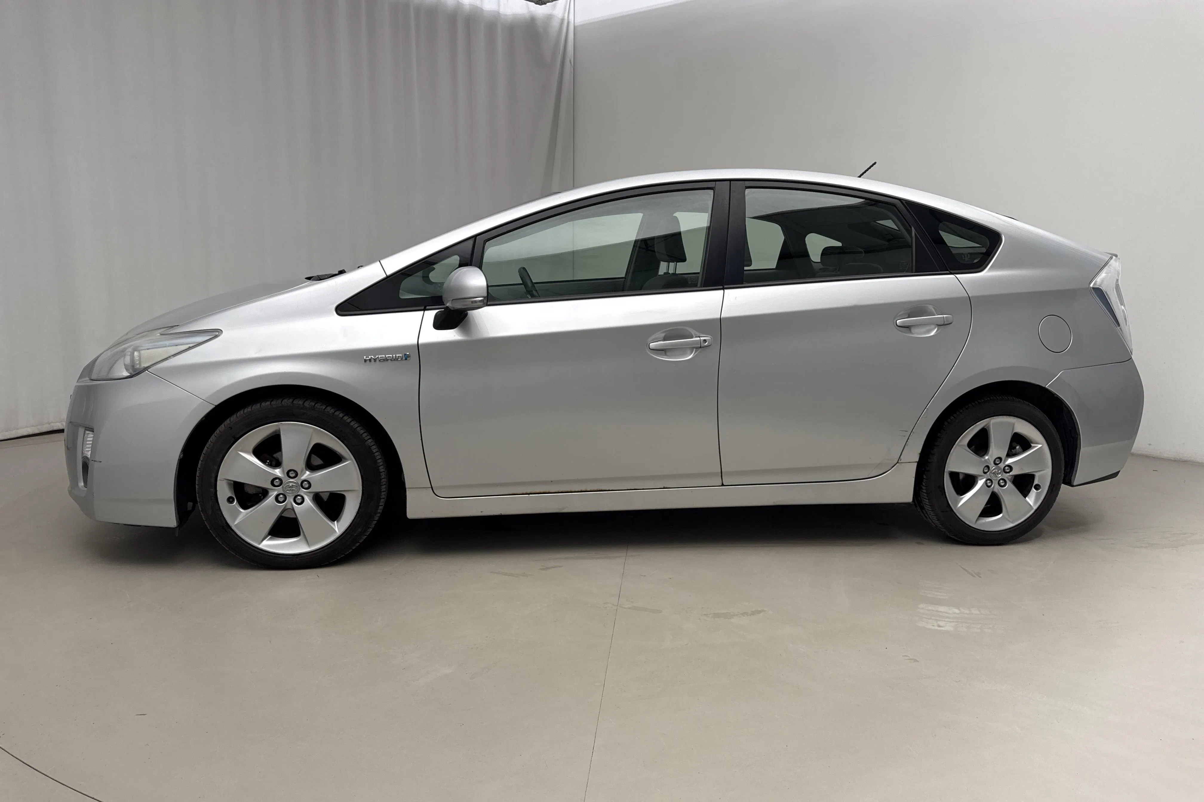 Presentationsfoto 2 av 14: Toyota Prius 1.8 Hybrid (99hk) - 26 990 mil - Automat - silver - 2009