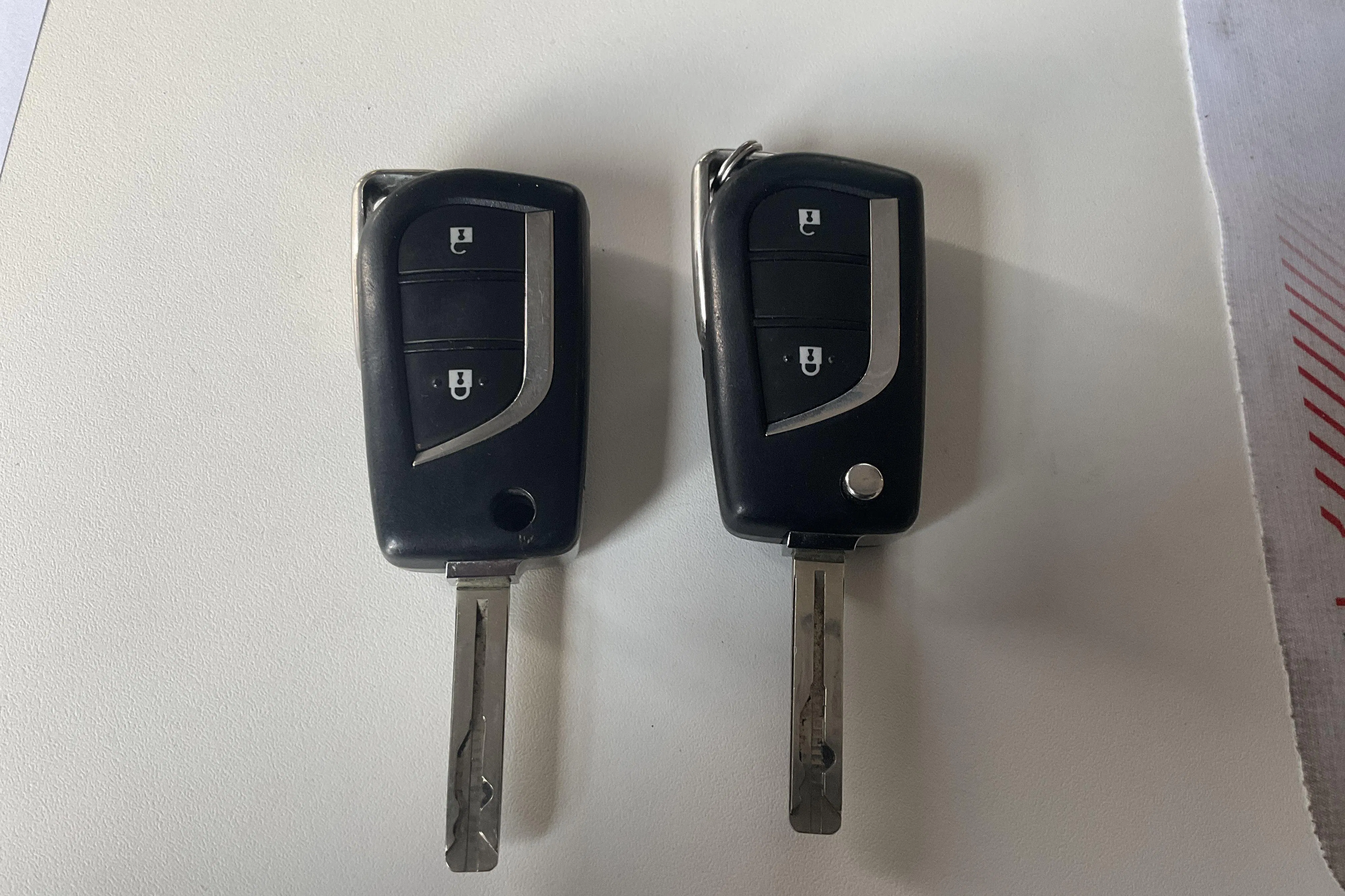 Presentationsfoto 15 av 15: Toyota Hilux 2.4 D 4WD (150hk) - 16 702 mil - Manuell - vit - 2016