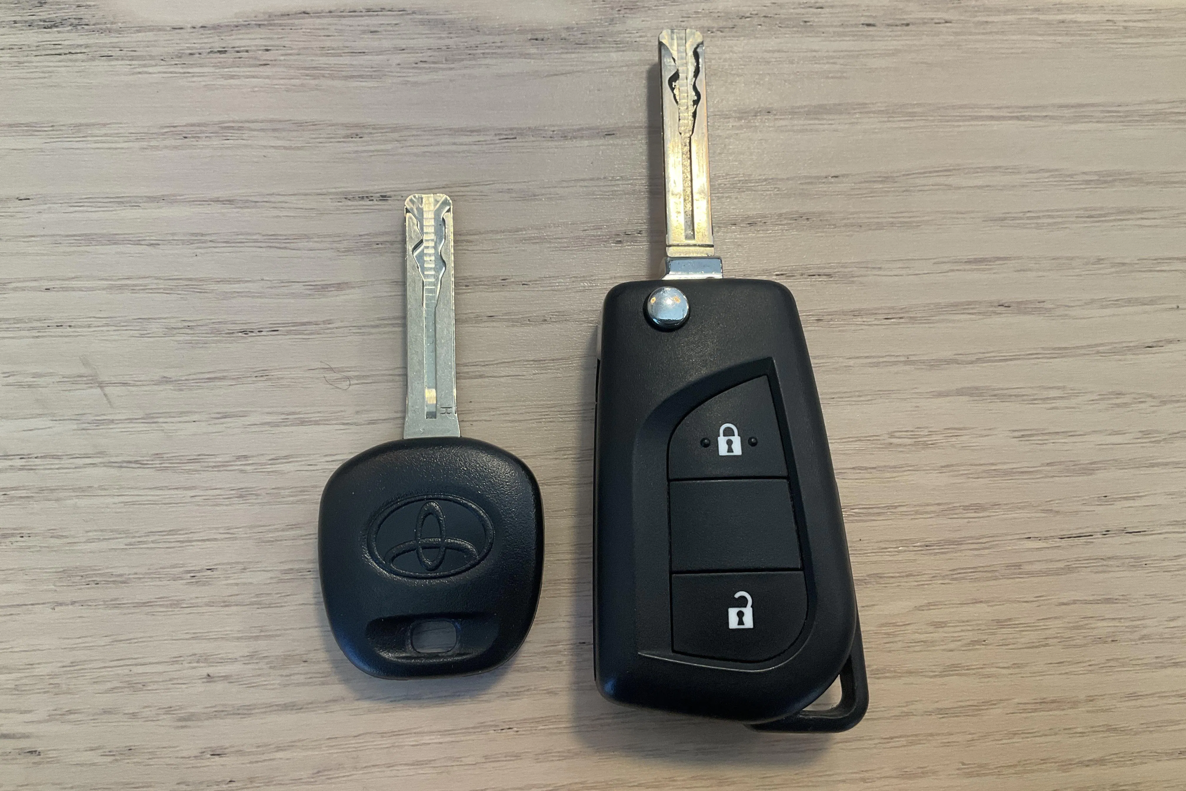 Presentation photo 13 of 13: Toyota Aygo 1.0 5dr (72hk) - 56 960 km - Manual - red - 2021