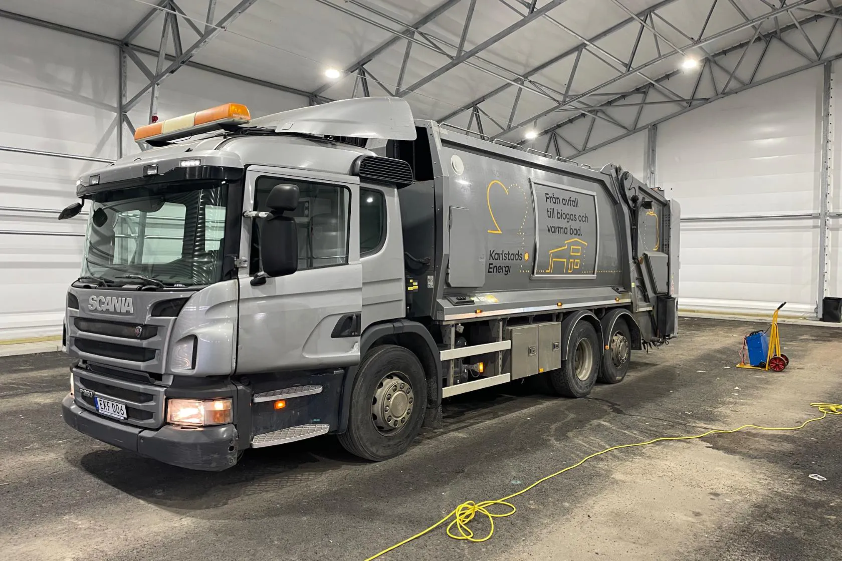 SCANIA P250LB 6X2*4 HNB