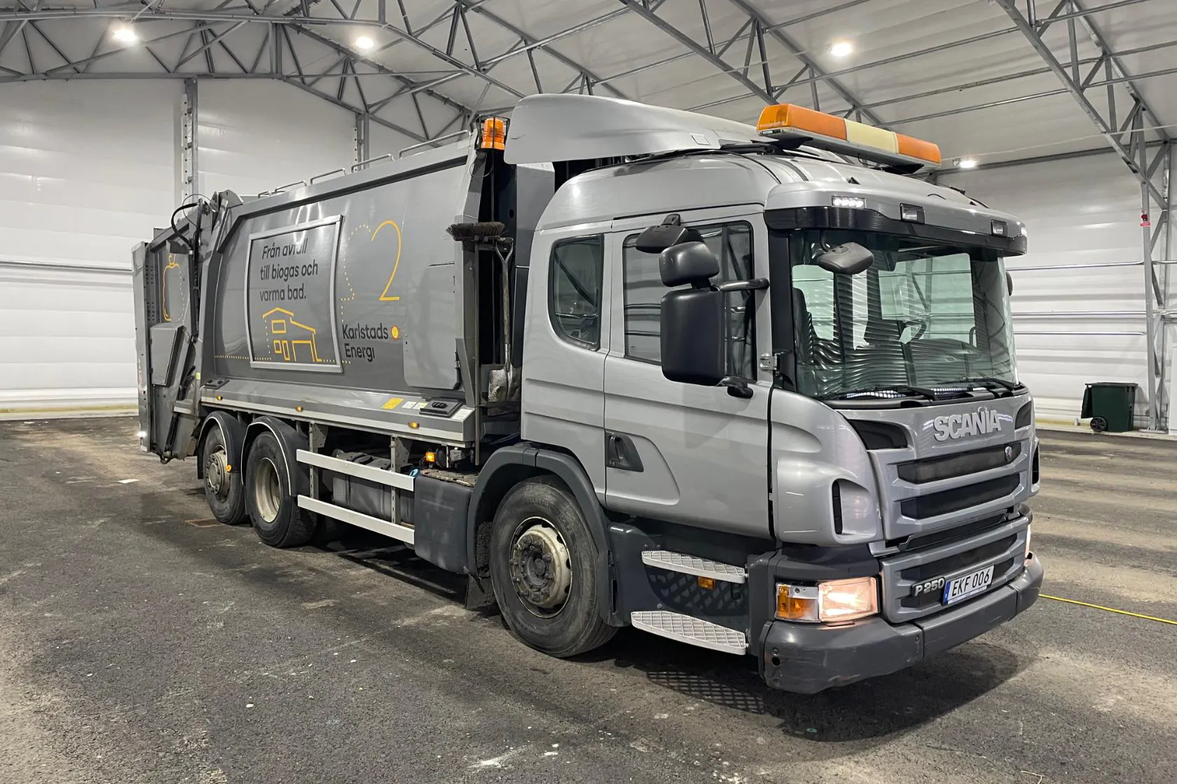 Presentationsfoto 2 av 60: SCANIA P250LB 6X2*4 HNB - 100 000 km - Automat - 2014