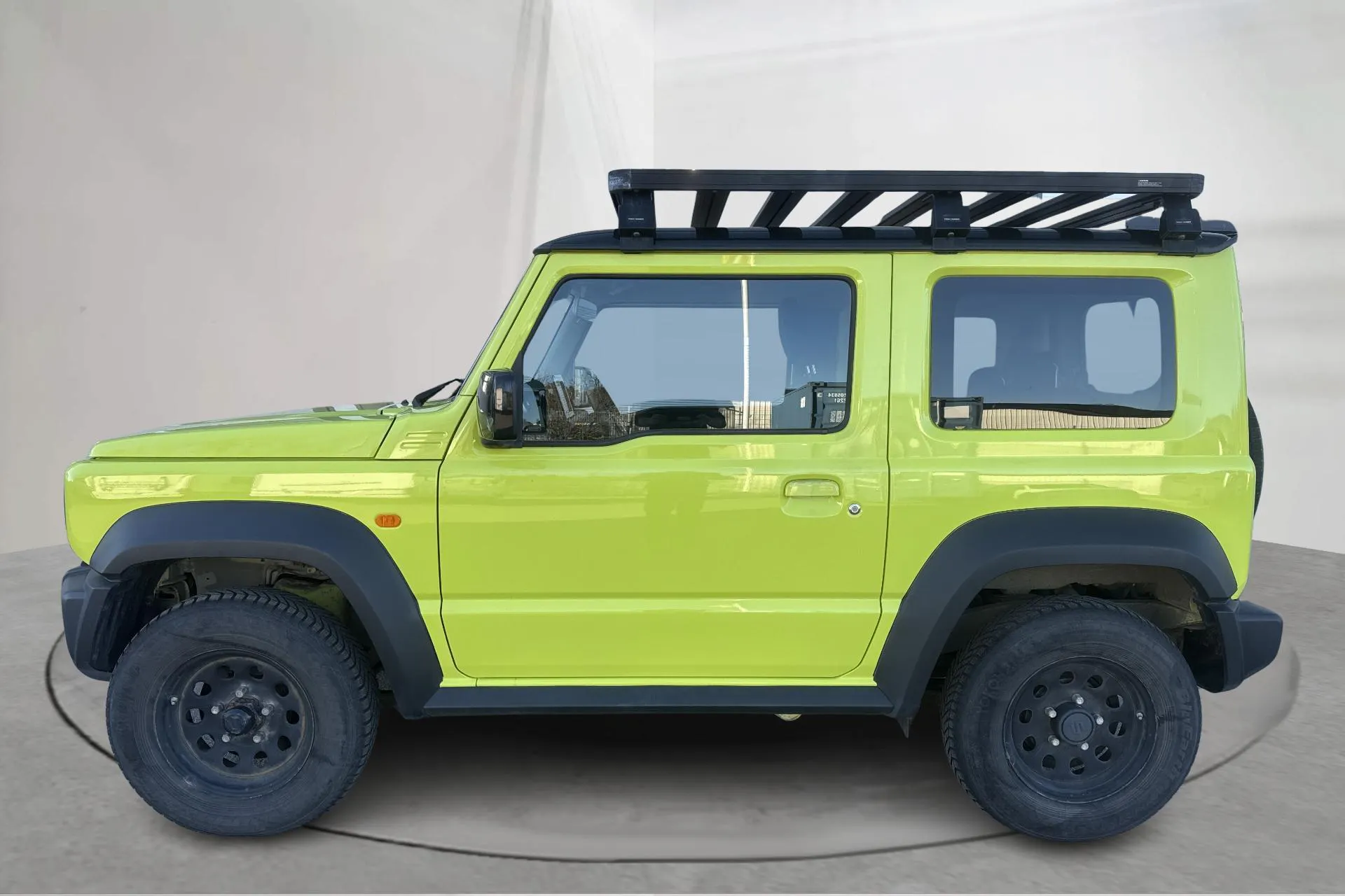 Presentationsfoto 2 av 15: Suzuki Jimny 1.5 4X4 (102hk) - 5 065 mil - Automat - Dark Green - 2019