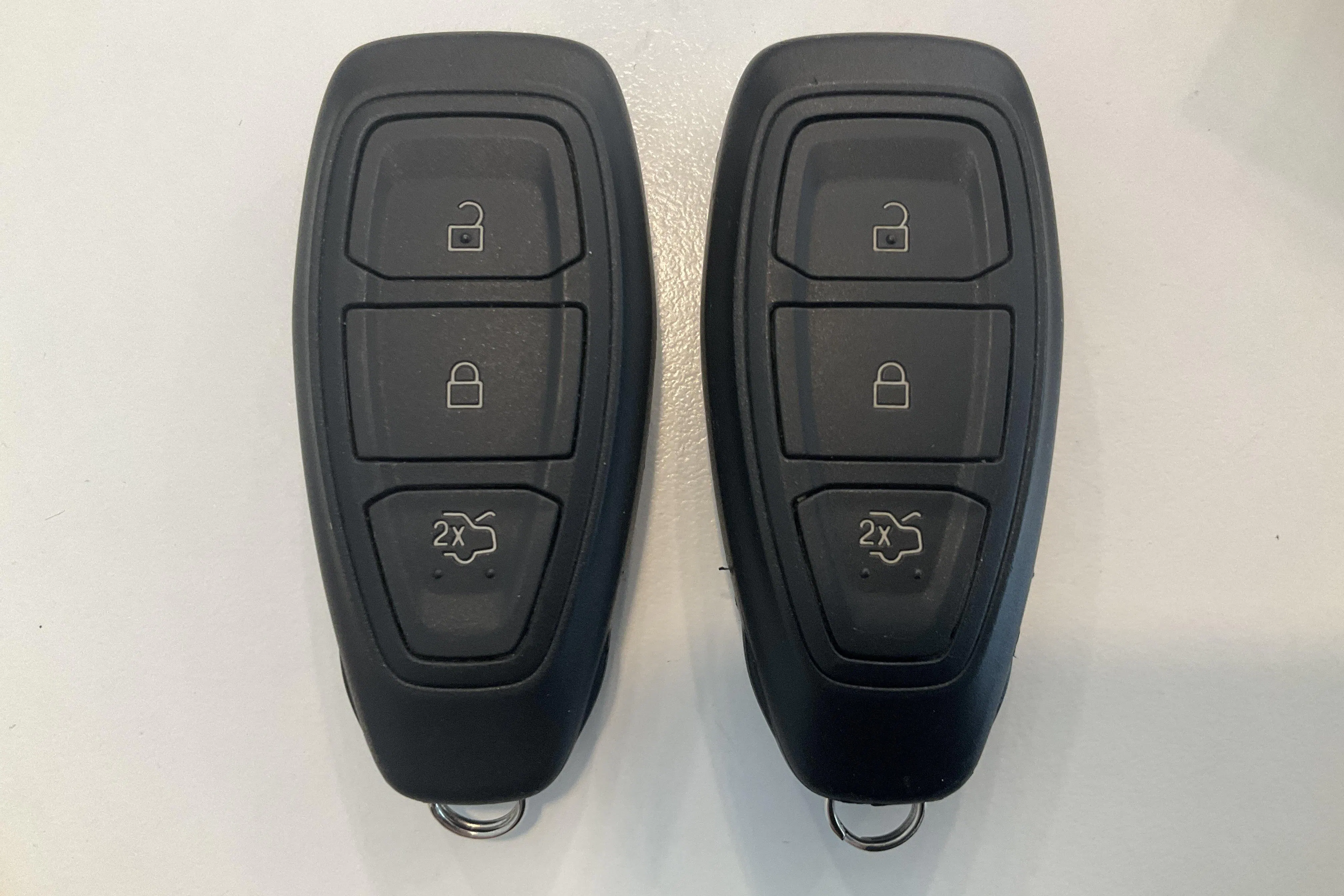 Presentationsfoto 20 av 20: Ford Kuga 2.5 PHEV (225hk) - 2 521 mil - Automat - blå - 2021