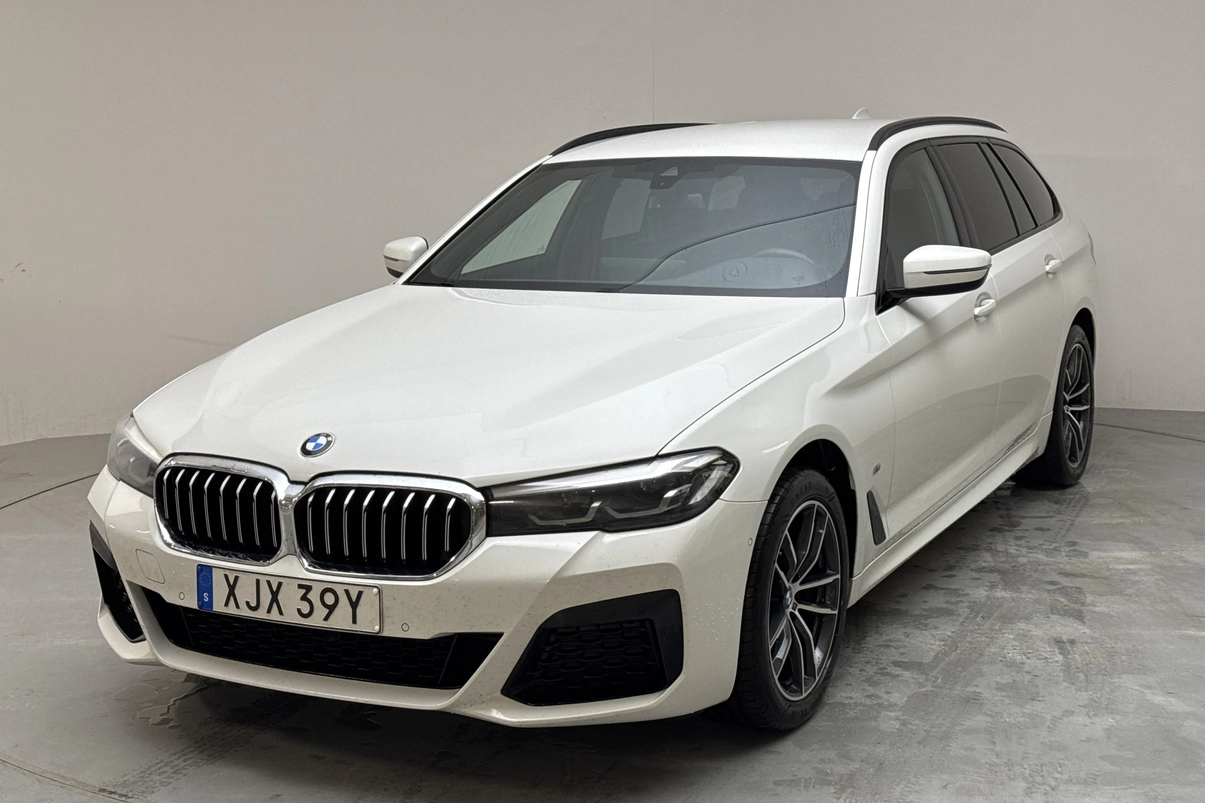 BMW 520d xDrive Touring, G31 LCI (190hk+11hk)