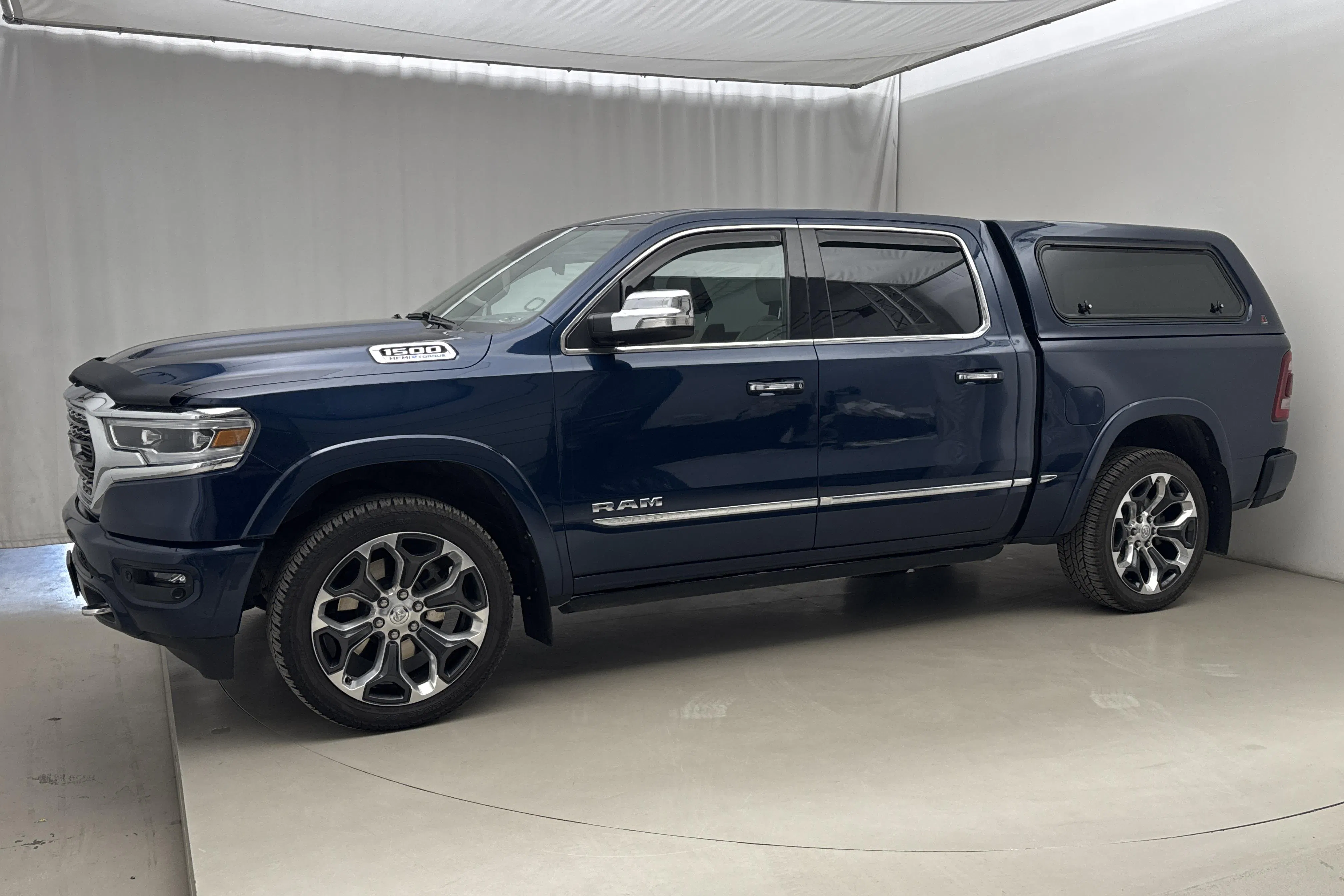 Presentationsfoto 2 av 24: Dodge RAM 1500 5.7 (395hk) - 9 645 mil - Automat - Dark Blue - 2022