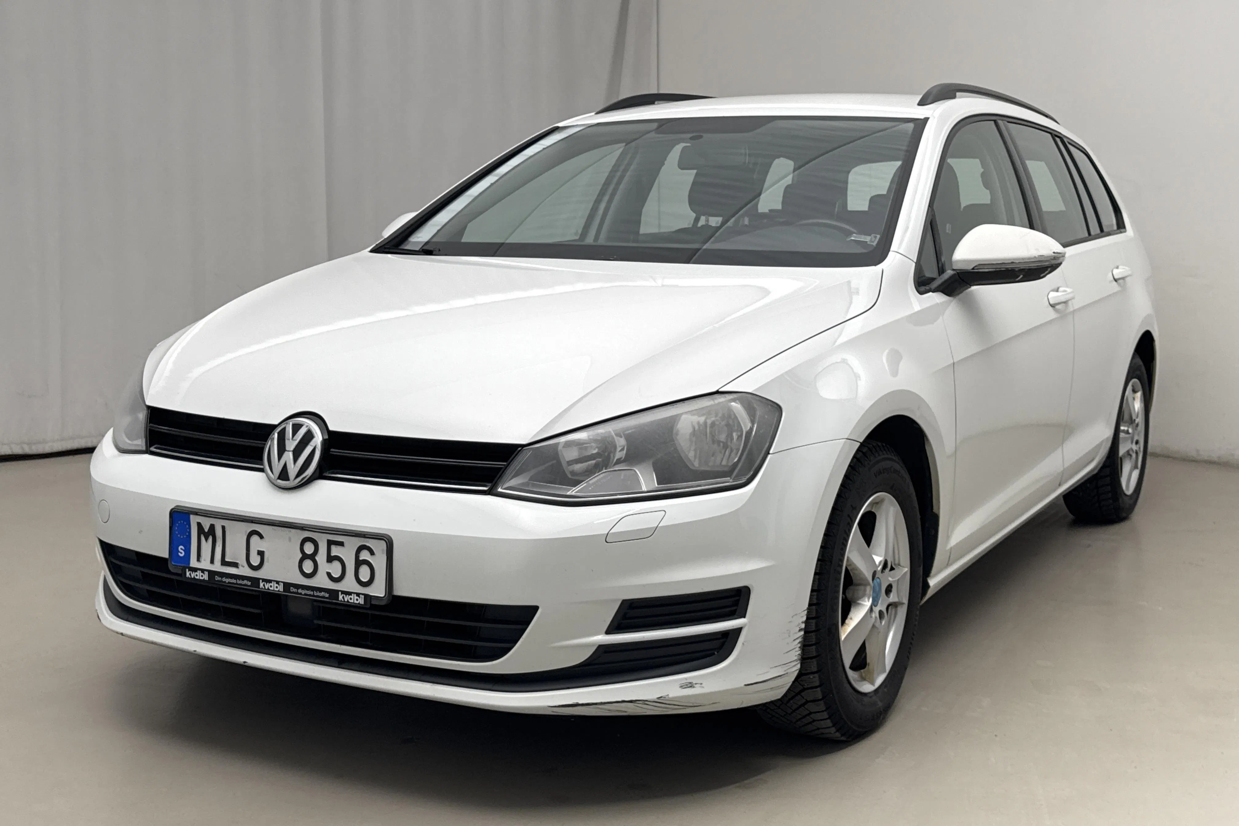 Presentationsfoto 1 av 15: VW Golf VII 1.2 TSI Sportscombi (105hk) - 25 271 mil - Manuell - vit - 2014